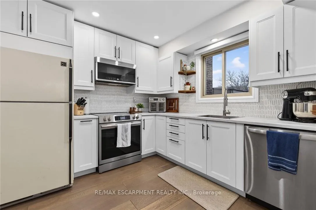 Photo 9 of Unit 15, 150 Gateshead Crescent, Hamilton, Stoney Creek — HOMEH