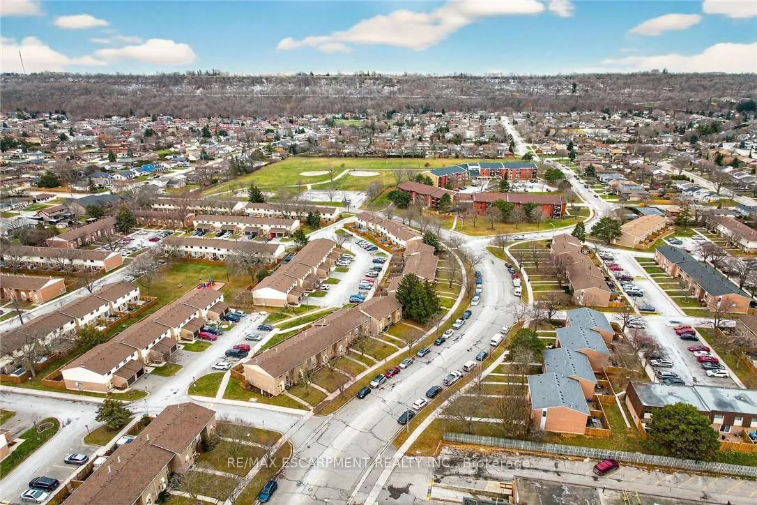 Photo 49 of Unit 15, 150 Gateshead Crescent, Hamilton, Stoney Creek — HOMEH