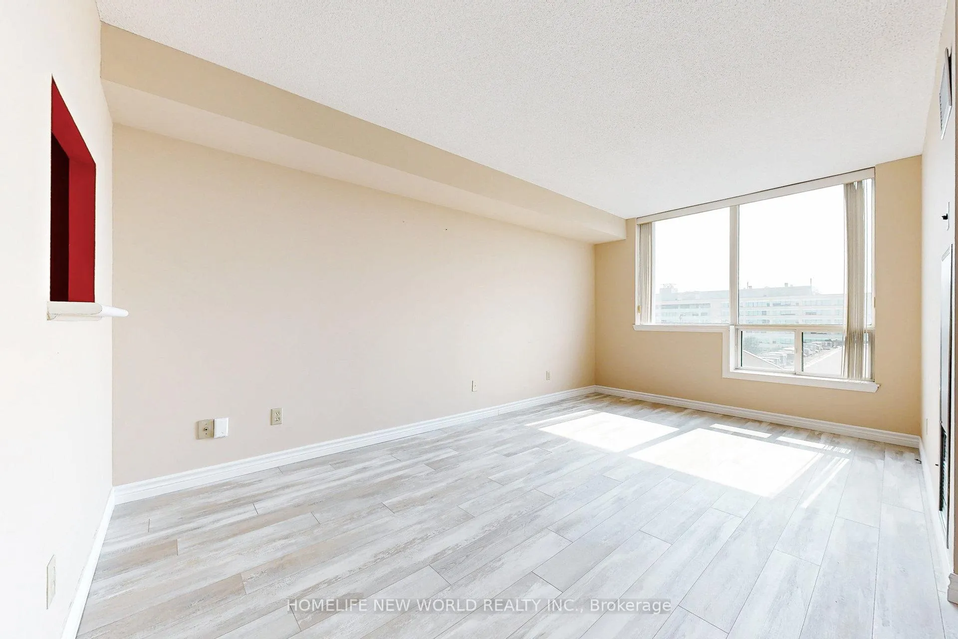 Photo 11 of Unit 706, 711 Rossland Road E, Whitby, Pringle Creek — HOMEH