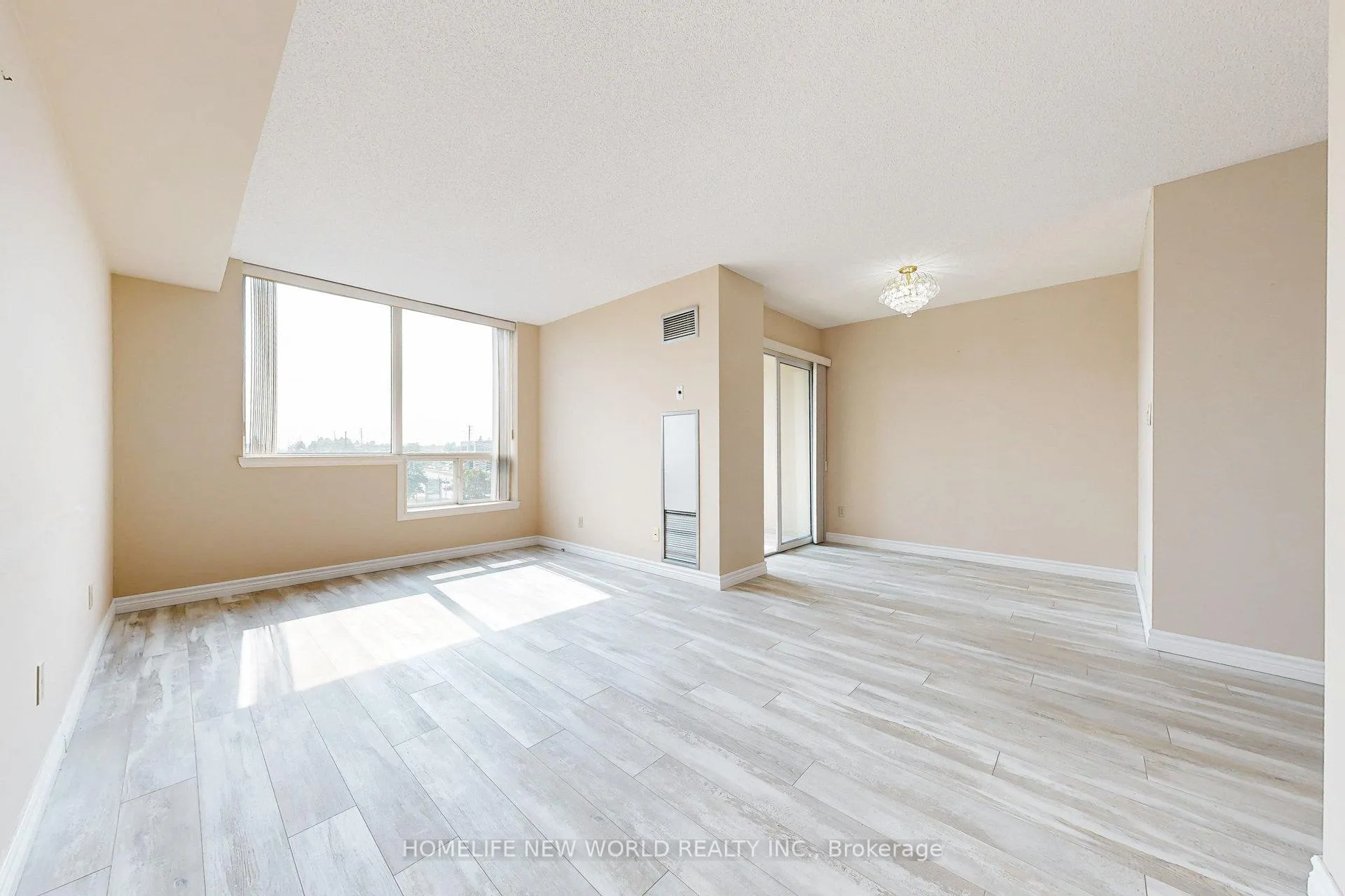 Photo 12 of Unit 706, 711 Rossland Road E, Whitby, Pringle Creek — HOMEH