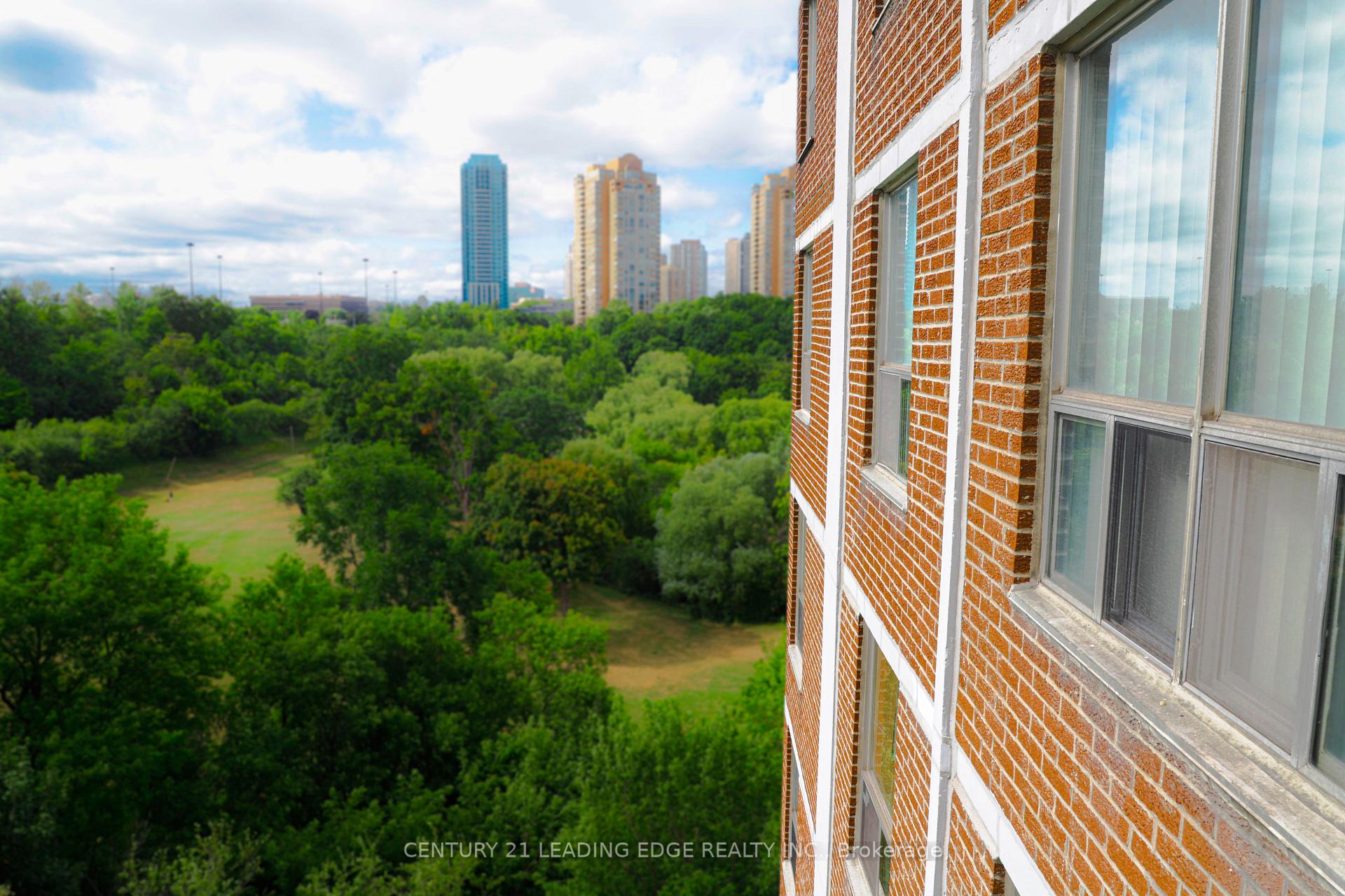 Photo 4 of Unit 617, 10 Edgecliff Golfway, Toronto, Flemingdon Park — HOMEH