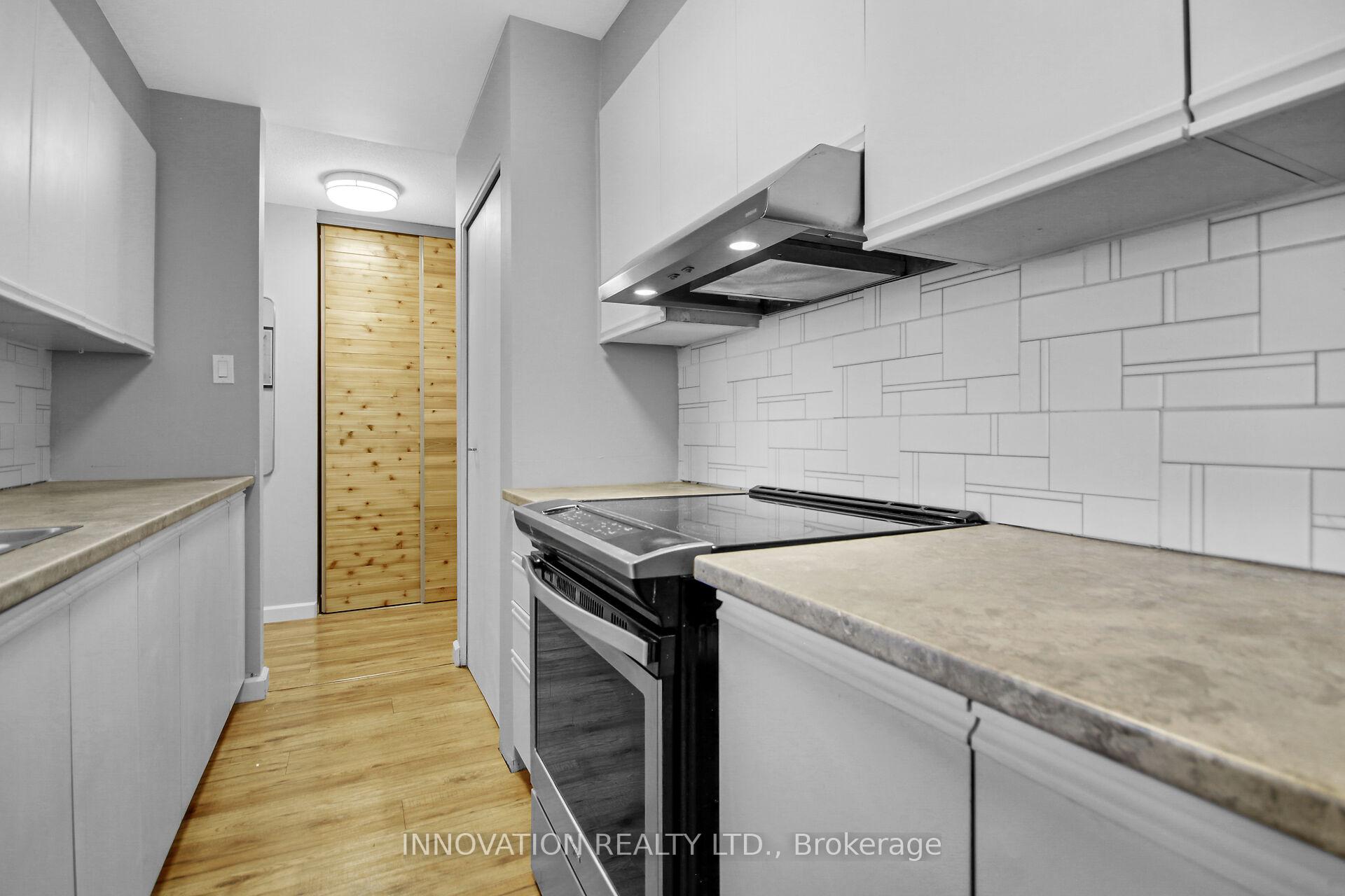 Photo 7 of Unit 302, 216 Viewmount Drive, Ottawa, Borden Farm/Stewart Farm/Carleton Heights/Parkwood Hills — HOMEH
