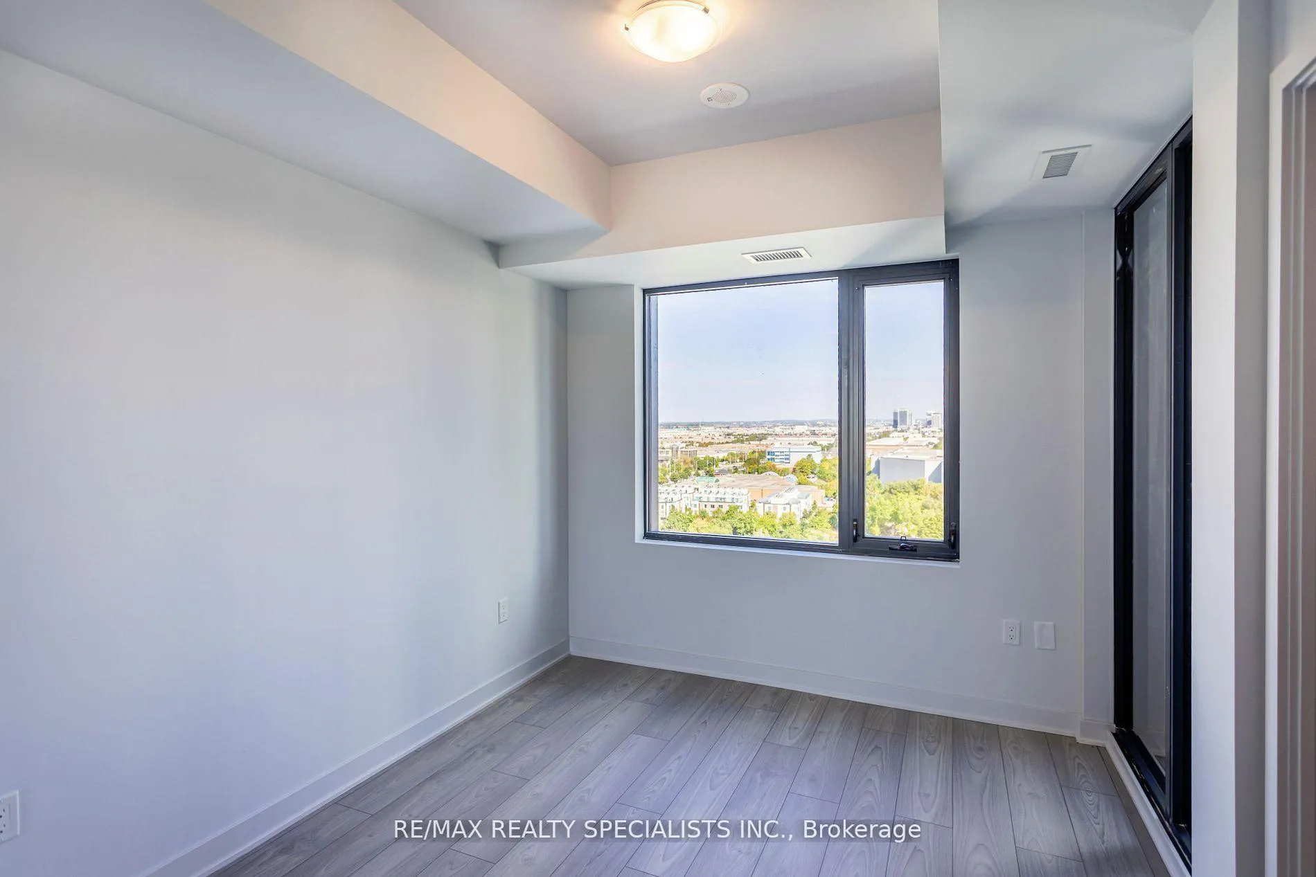 Photo 17 of Unit 1504, 2920 Highway 7, Vaughan, Concord — HOMEH