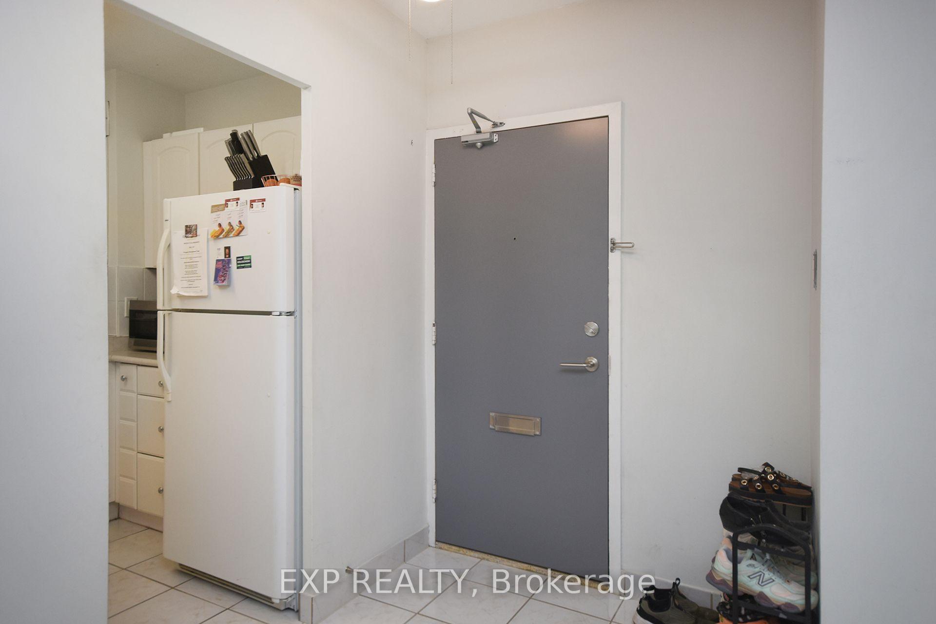 Photo 2 of Unit 607, 67 Richmond Street, Richmond Hill, Mill Pond — HOMEH