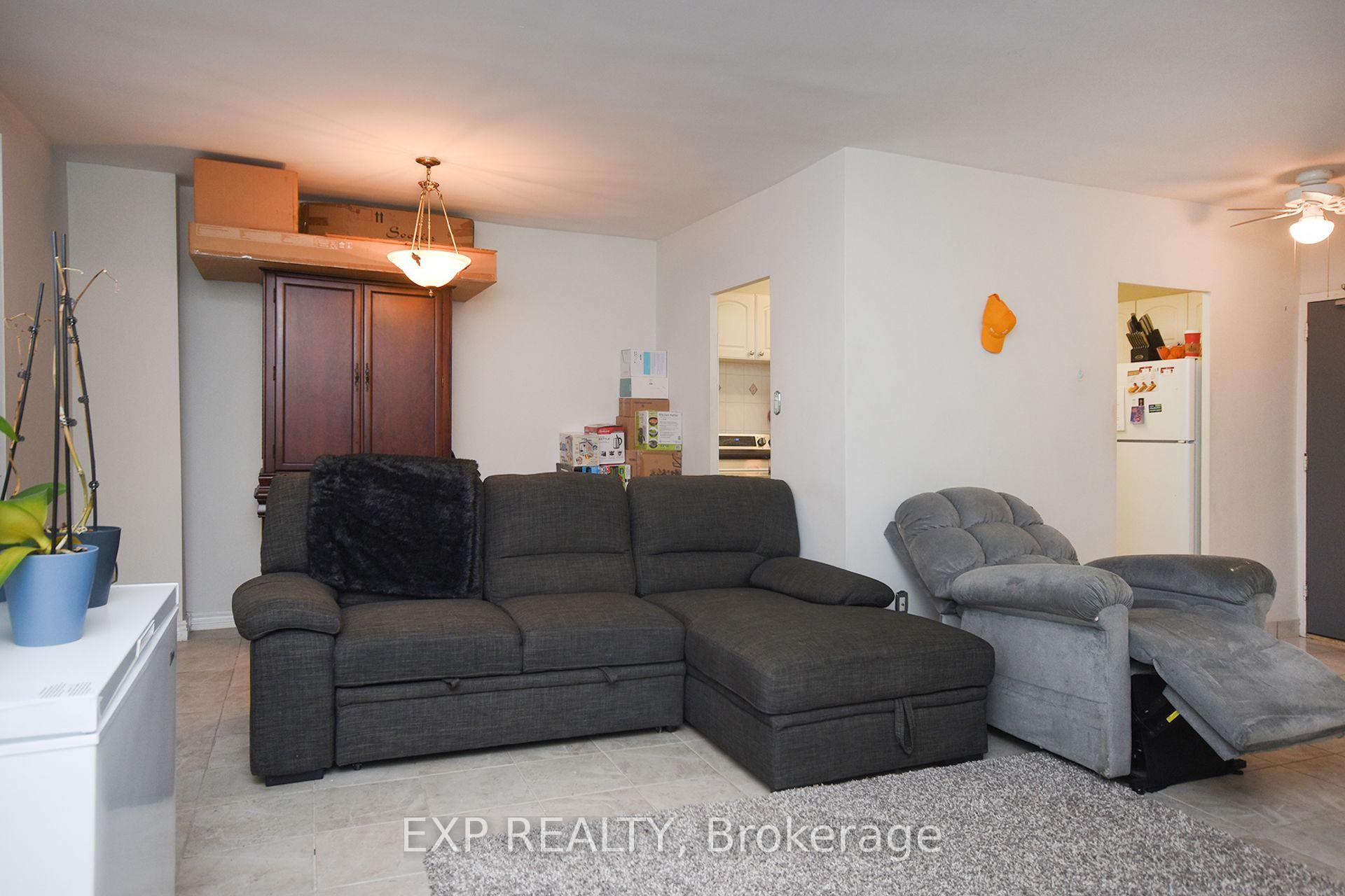 Photo 7 of Unit 607, 67 Richmond Street, Richmond Hill, Mill Pond — HOMEH