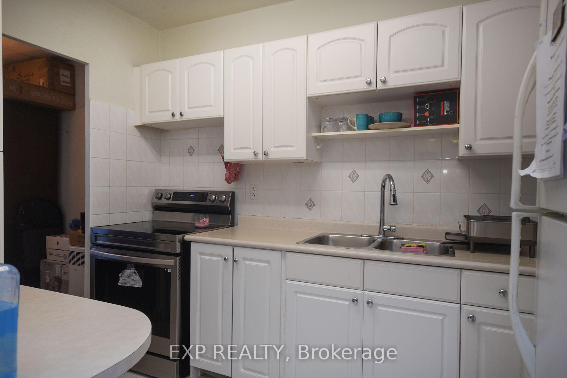 Photo 8 of Unit 607, 67 Richmond Street, Richmond Hill, Mill Pond — HOMEH