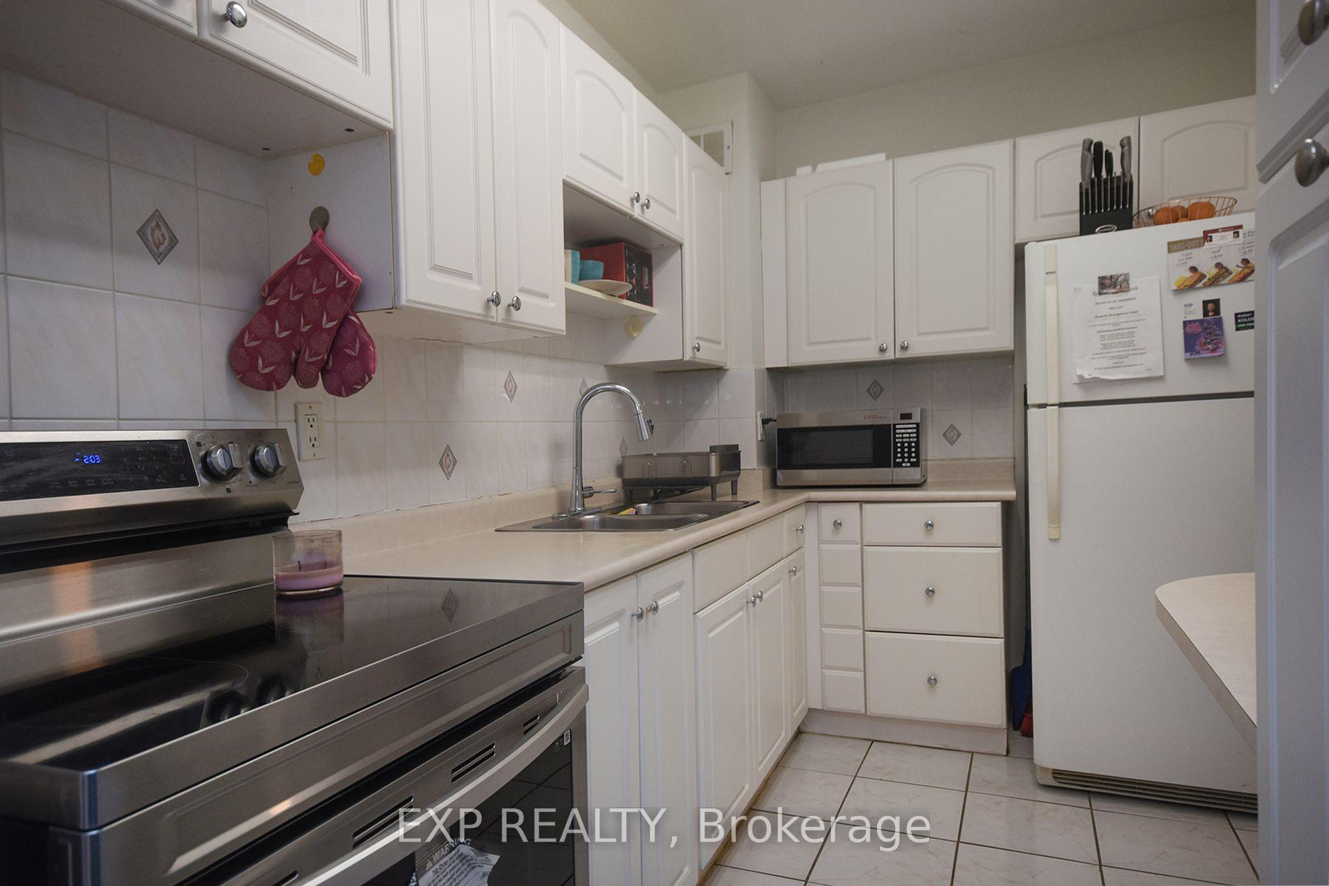 Photo 9 of Unit 607, 67 Richmond Street, Richmond Hill, Mill Pond — HOMEH