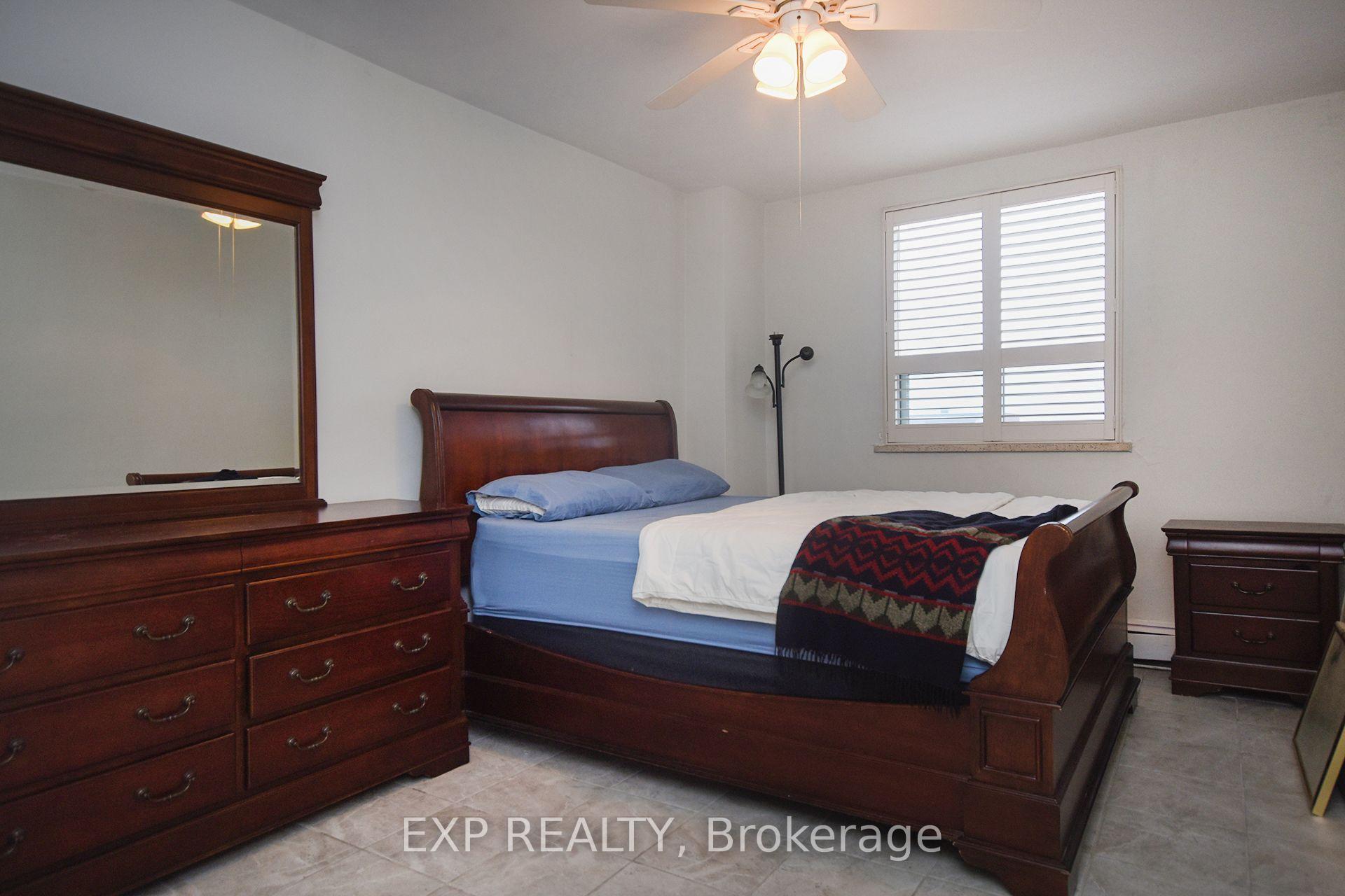 Photo 10 of Unit 607, 67 Richmond Street, Richmond Hill, Mill Pond — HOMEH