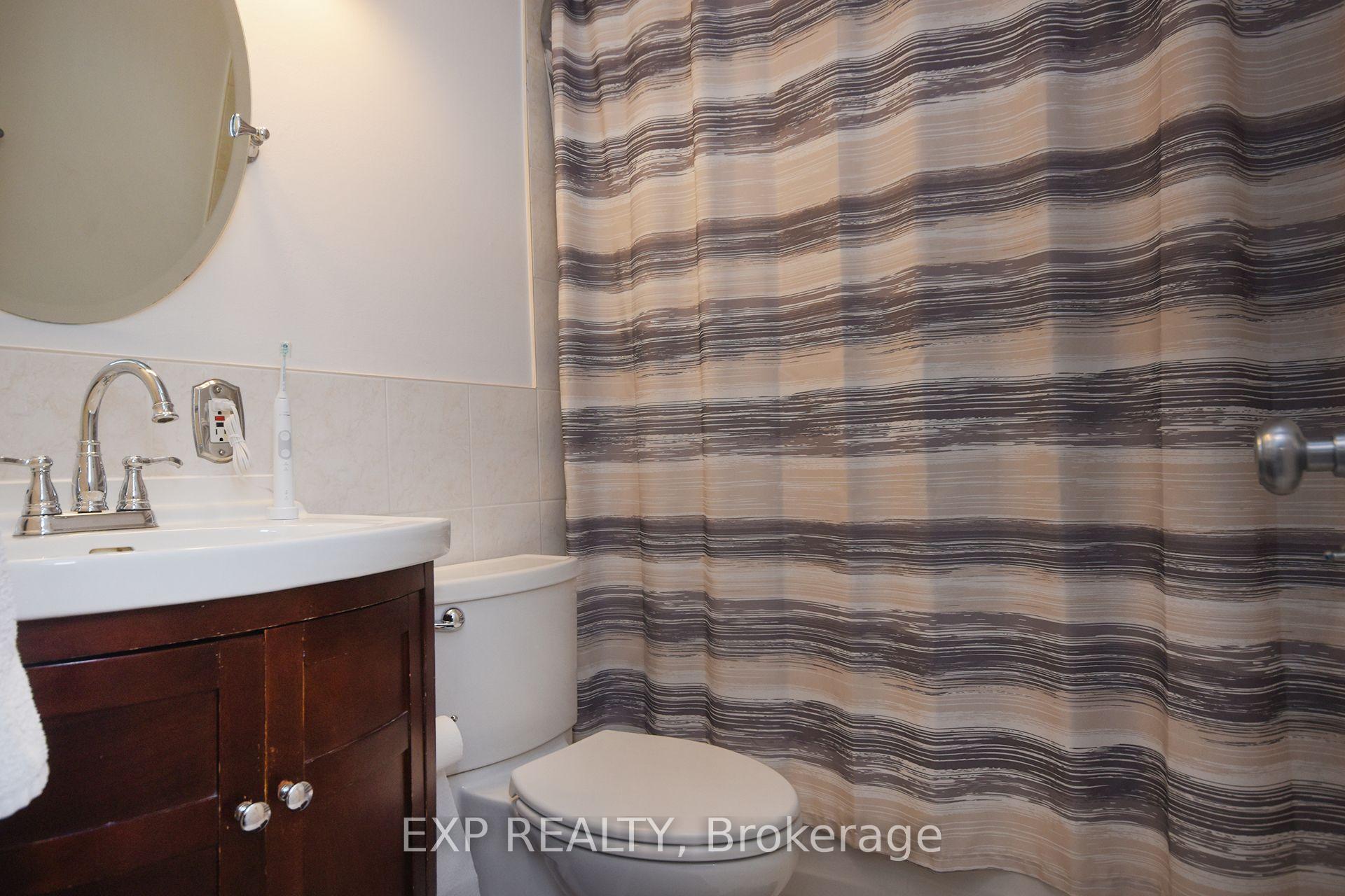 Photo 12 of Unit 607, 67 Richmond Street, Richmond Hill, Mill Pond — HOMEH