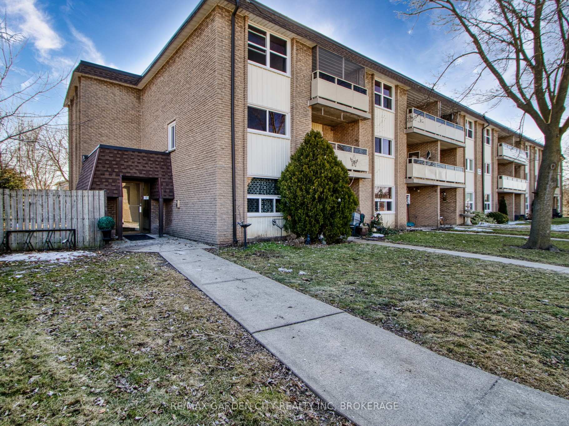 Photo 1 of Unit 312, 41 Rykert Street, St. Catharines, Western Hill — HOMEH