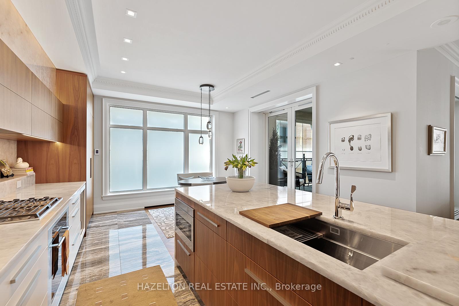 Photo 8 of Unit 7D, 1 St Thomas Street, Toronto, Bay Street Corridor — HOMEH