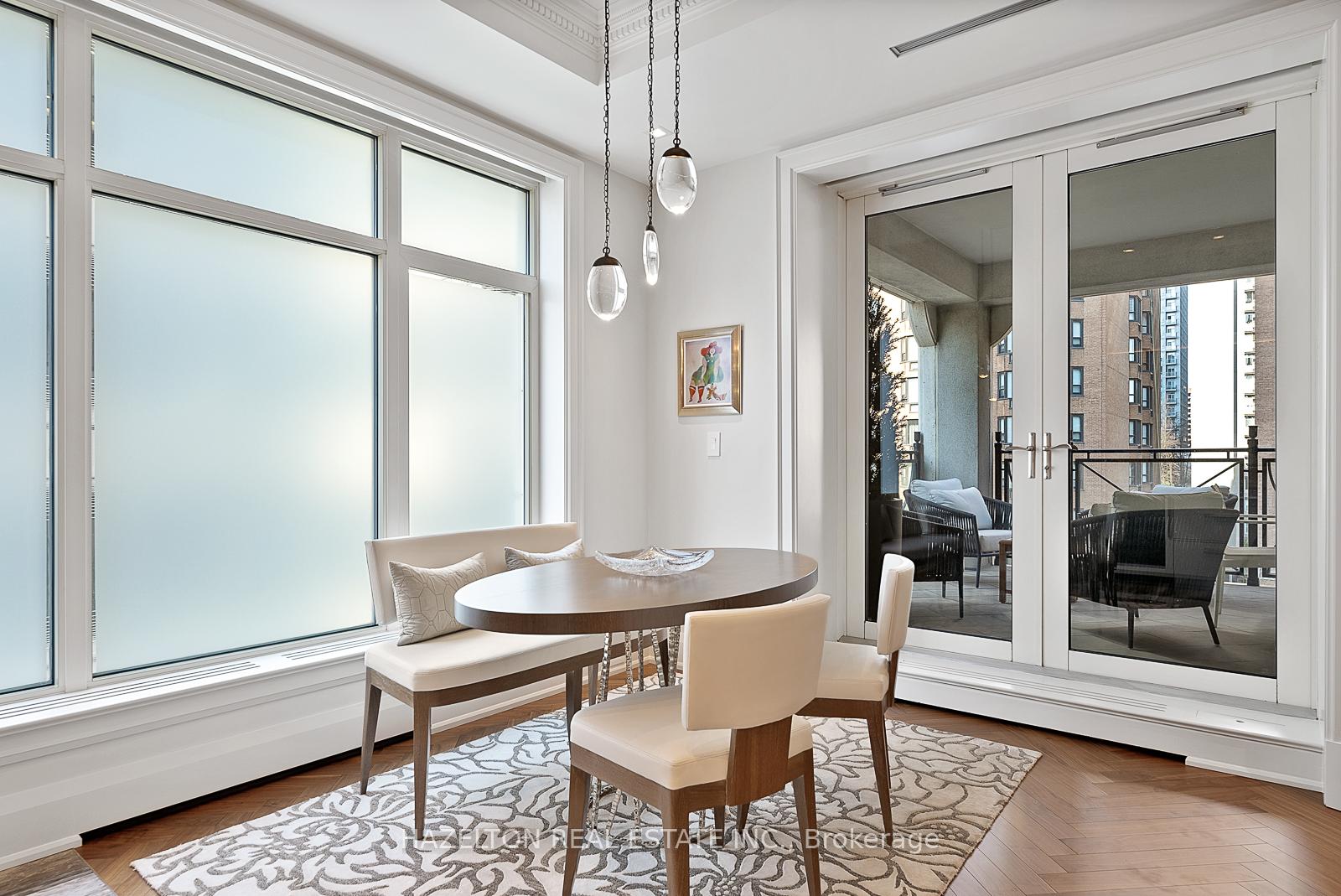 Photo 10 of Unit 7D, 1 St Thomas Street, Toronto, Bay Street Corridor — HOMEH