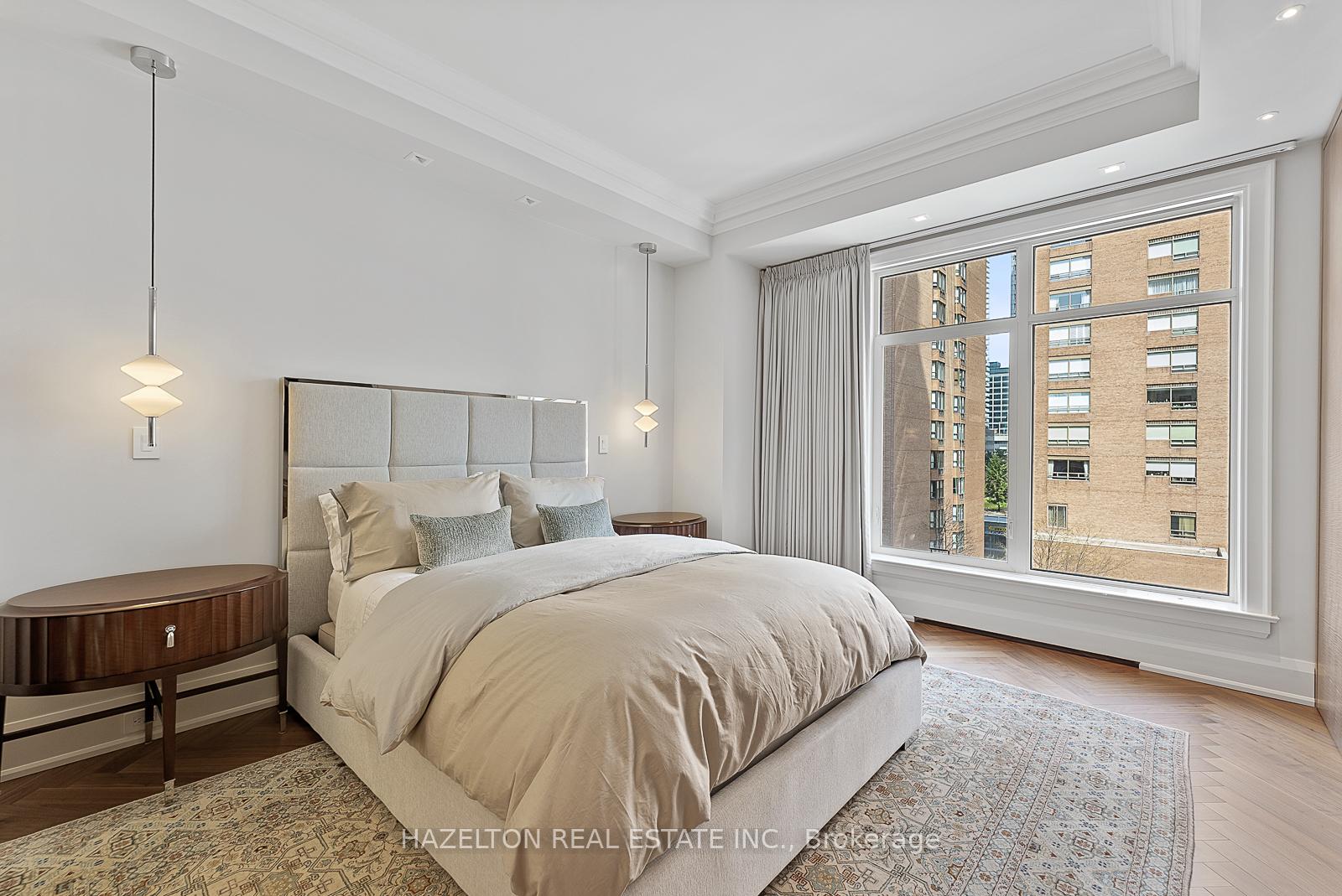 Photo 12 of Unit 7D, 1 St Thomas Street, Toronto, Bay Street Corridor — HOMEH