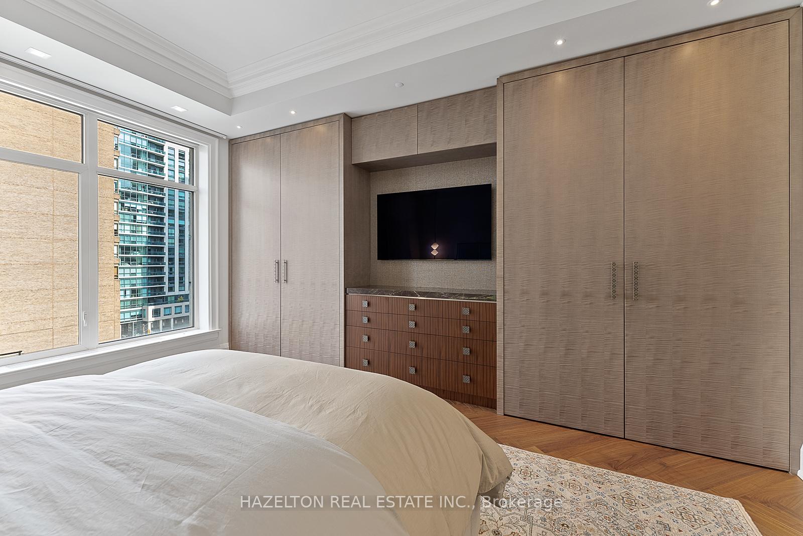Photo 13 of Unit 7D, 1 St Thomas Street, Toronto, Bay Street Corridor — HOMEH