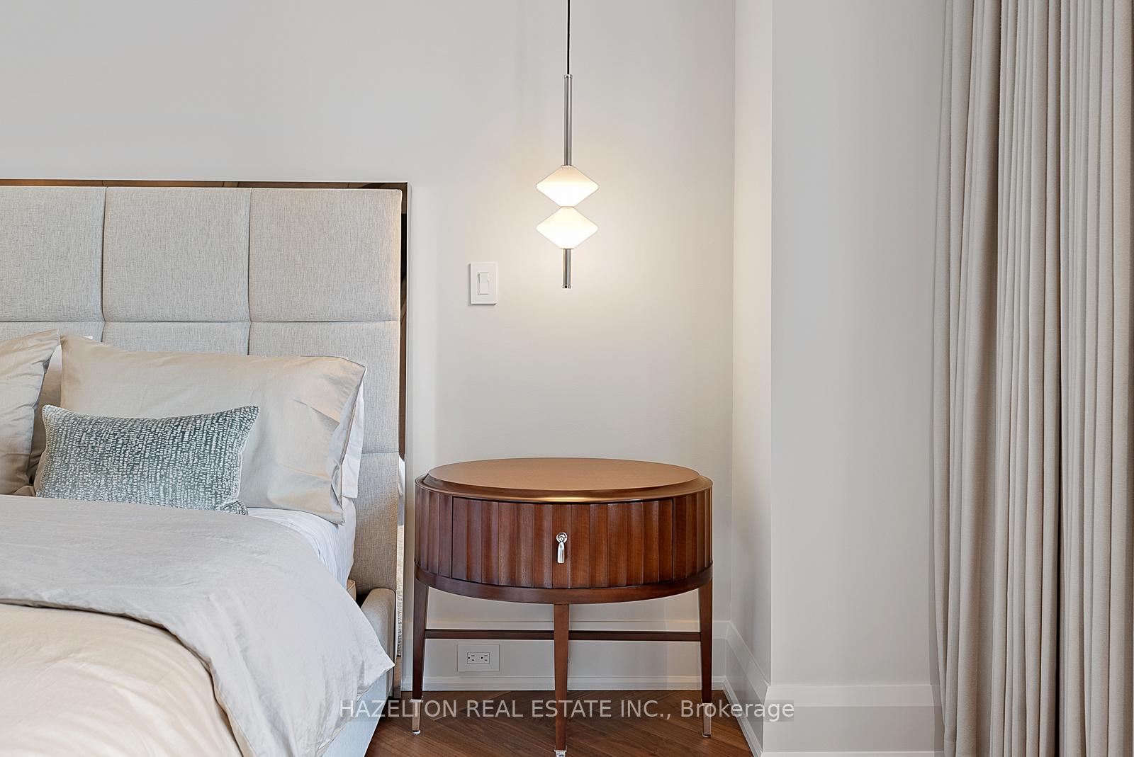 Photo 14 of Unit 7D, 1 St Thomas Street, Toronto, Bay Street Corridor — HOMEH