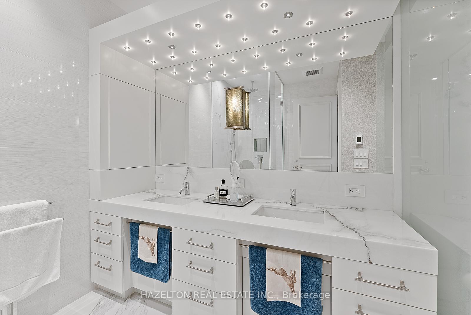 Photo 15 of Unit 7D, 1 St Thomas Street, Toronto, Bay Street Corridor — HOMEH