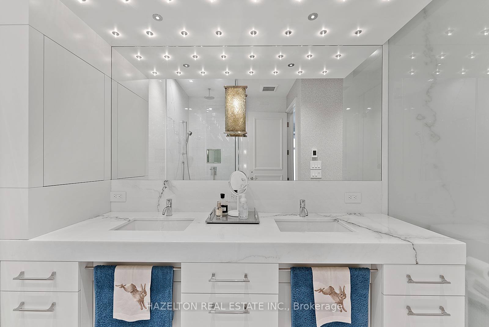 Photo 17 of Unit 7D, 1 St Thomas Street, Toronto, Bay Street Corridor — HOMEH