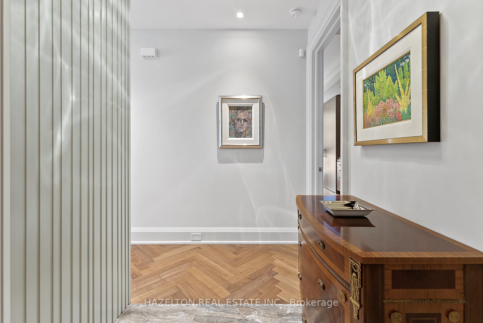 Photo 19 of Unit 7D, 1 St Thomas Street, Toronto, Bay Street Corridor — HOMEH