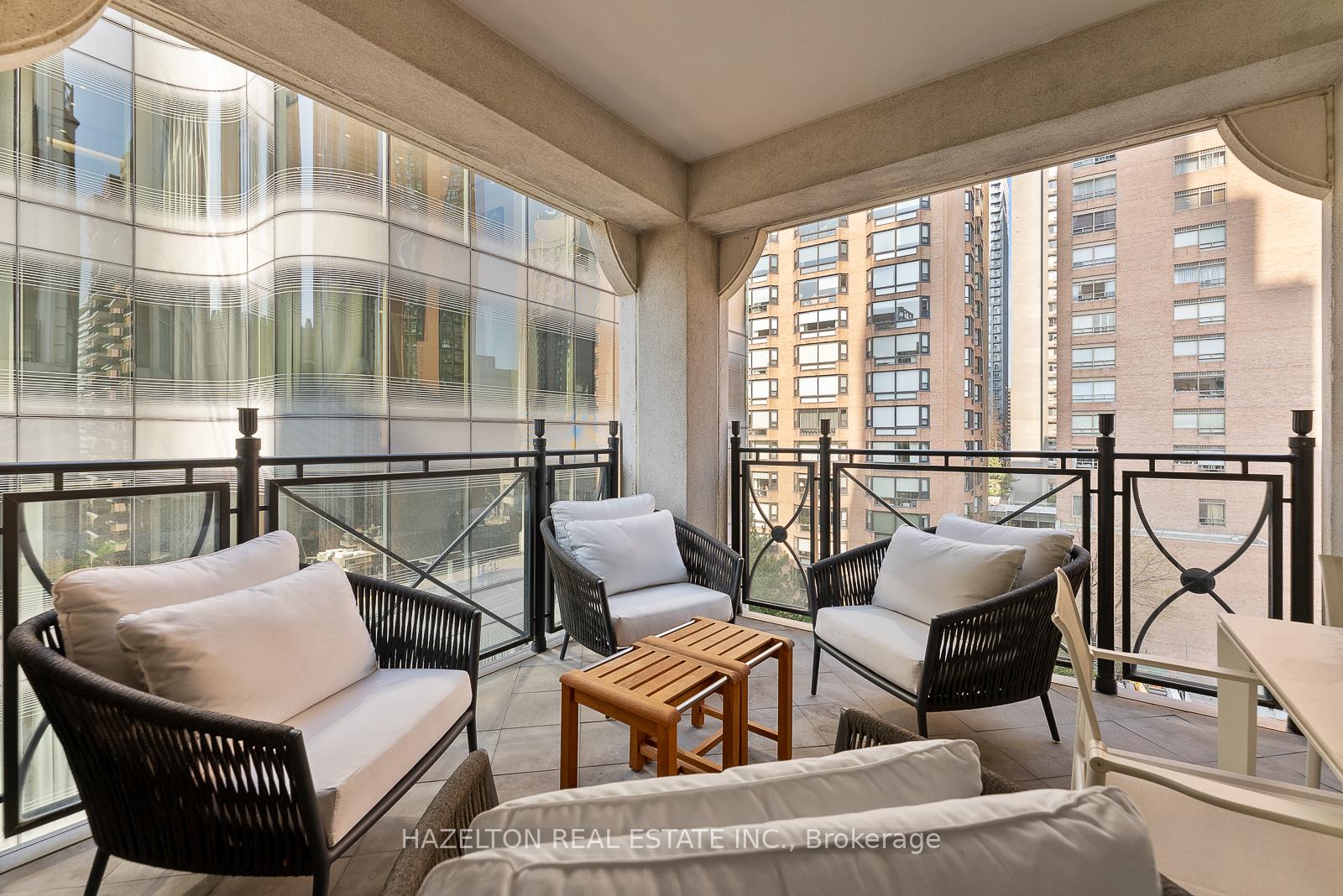 Photo 23 of Unit 7D, 1 St Thomas Street, Toronto, Bay Street Corridor — HOMEH
