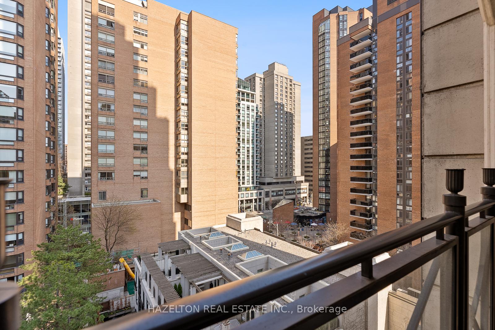 Photo 24 of Unit 7D, 1 St Thomas Street, Toronto, Bay Street Corridor — HOMEH