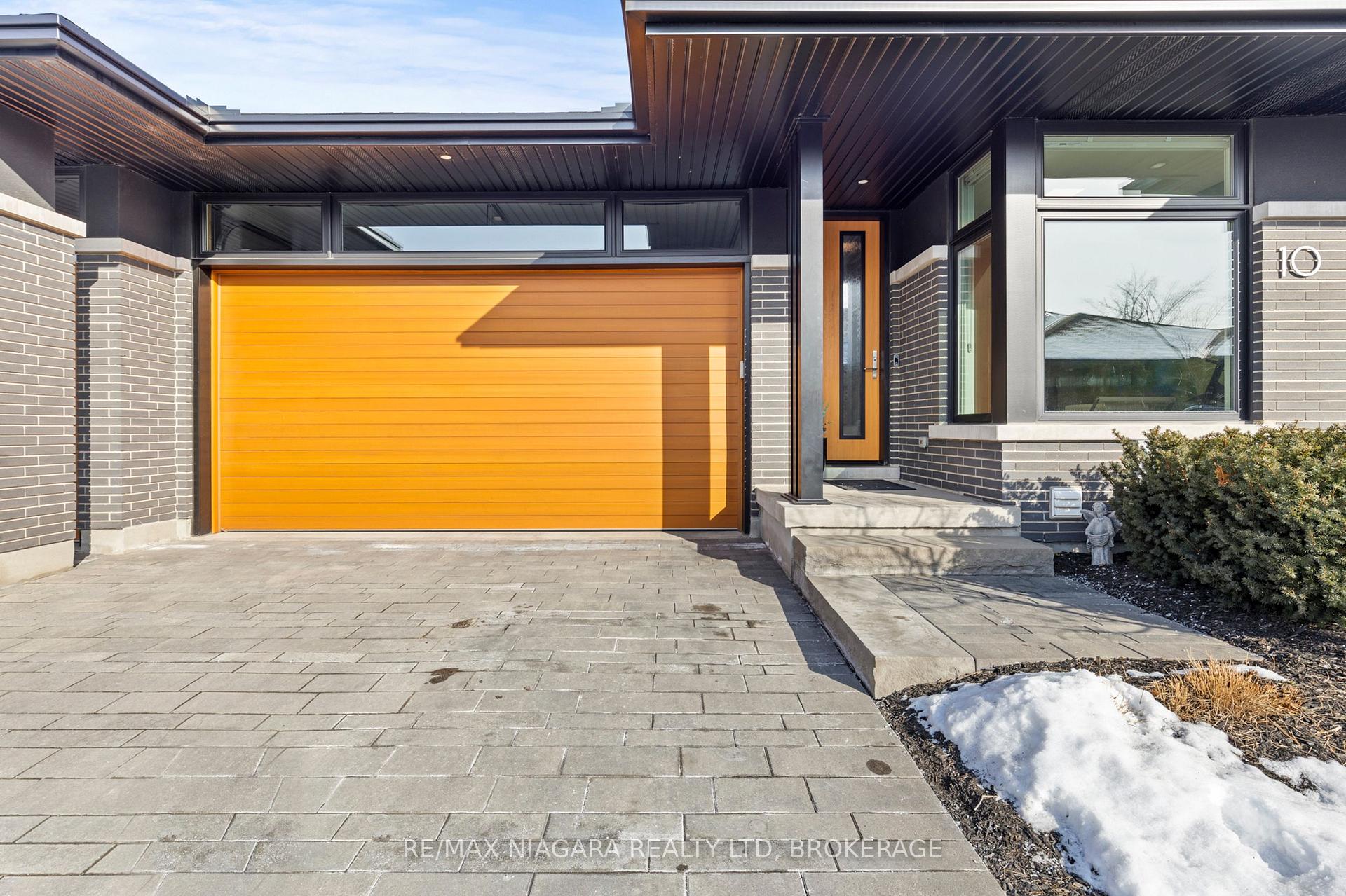 Photo 3 of Unit 2, 10 Taliesin Trail, Welland, Prince Charles — HOMEH