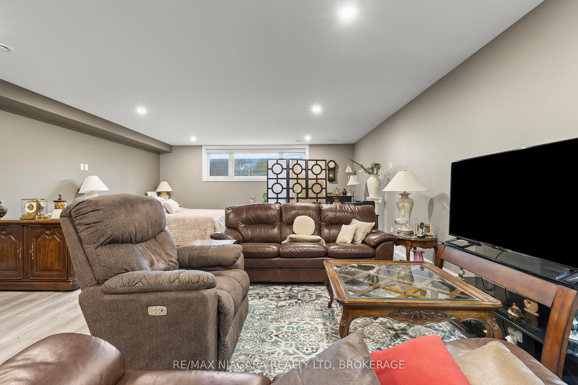 Photo 21 of Unit 2, 10 Taliesin Trail, Welland, Prince Charles — HOMEH
