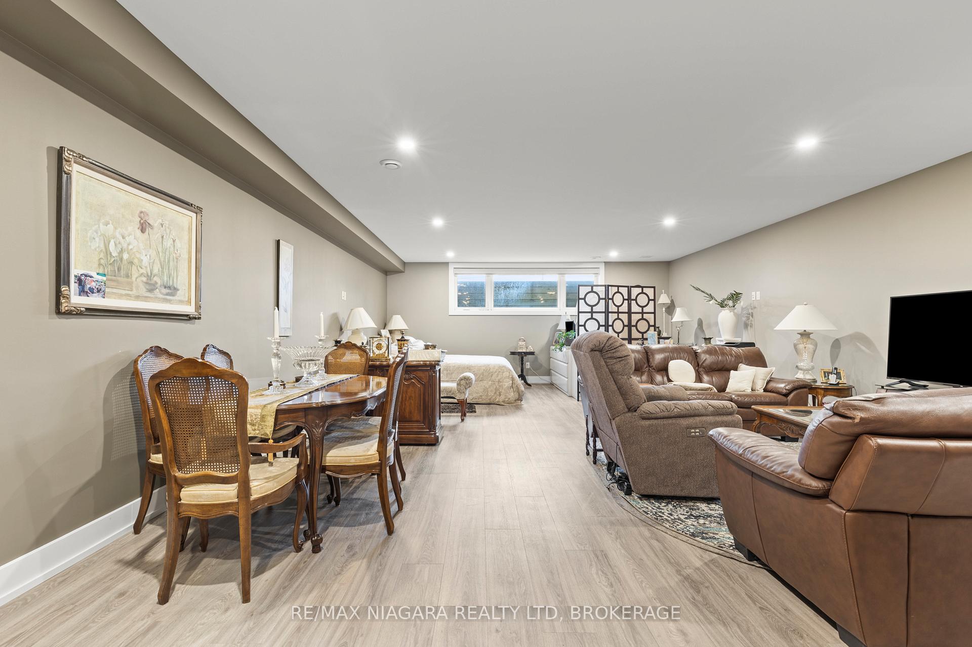 Photo 24 of Unit 2, 10 Taliesin Trail, Welland, Prince Charles — HOMEH