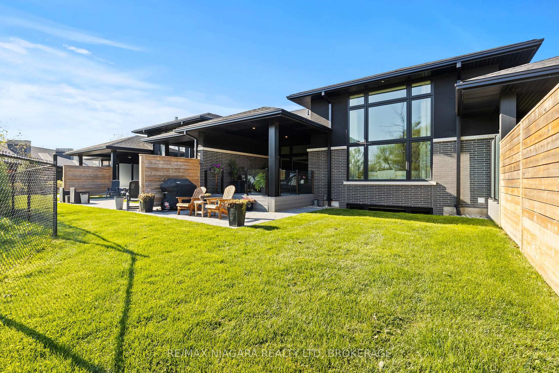 Photo 39 of Unit 2, 10 Taliesin Trail, Welland, Prince Charles — HOMEH