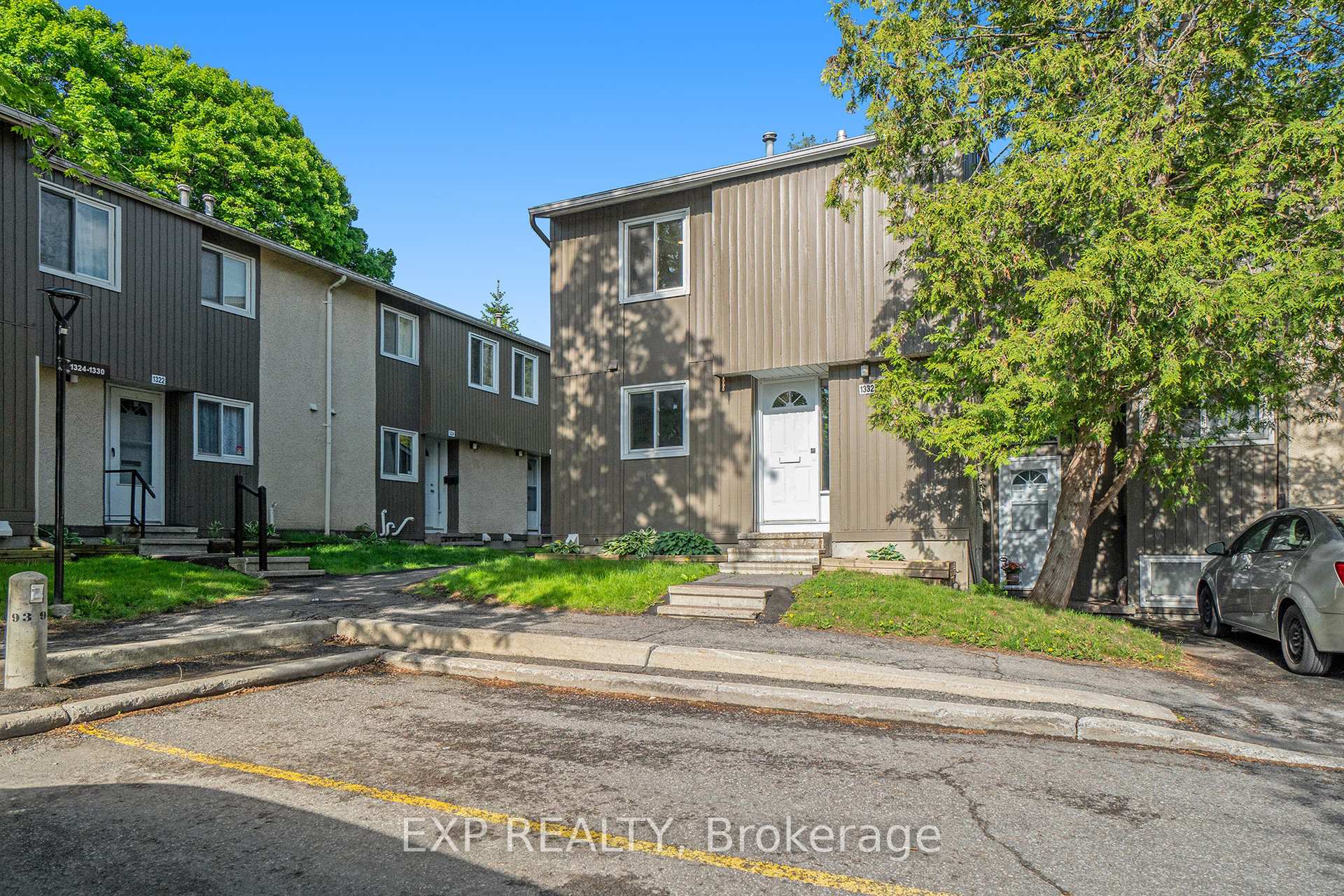 Photo 2 of 1332 Lassiter Terrace, Ottawa, Beaconwood — HOMEH