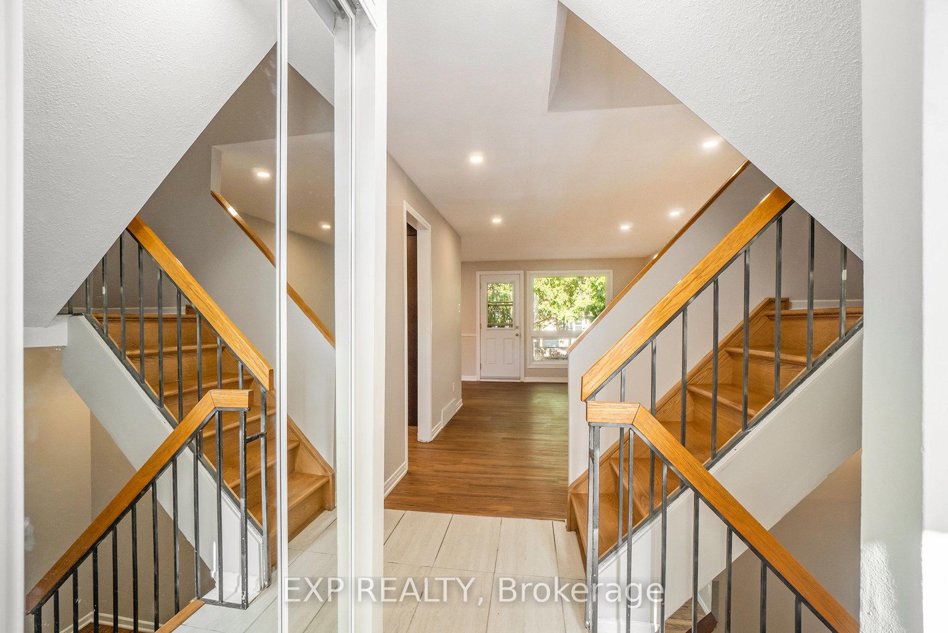 Photo 3 of 1332 Lassiter Terrace, Ottawa, Beaconwood — HOMEH