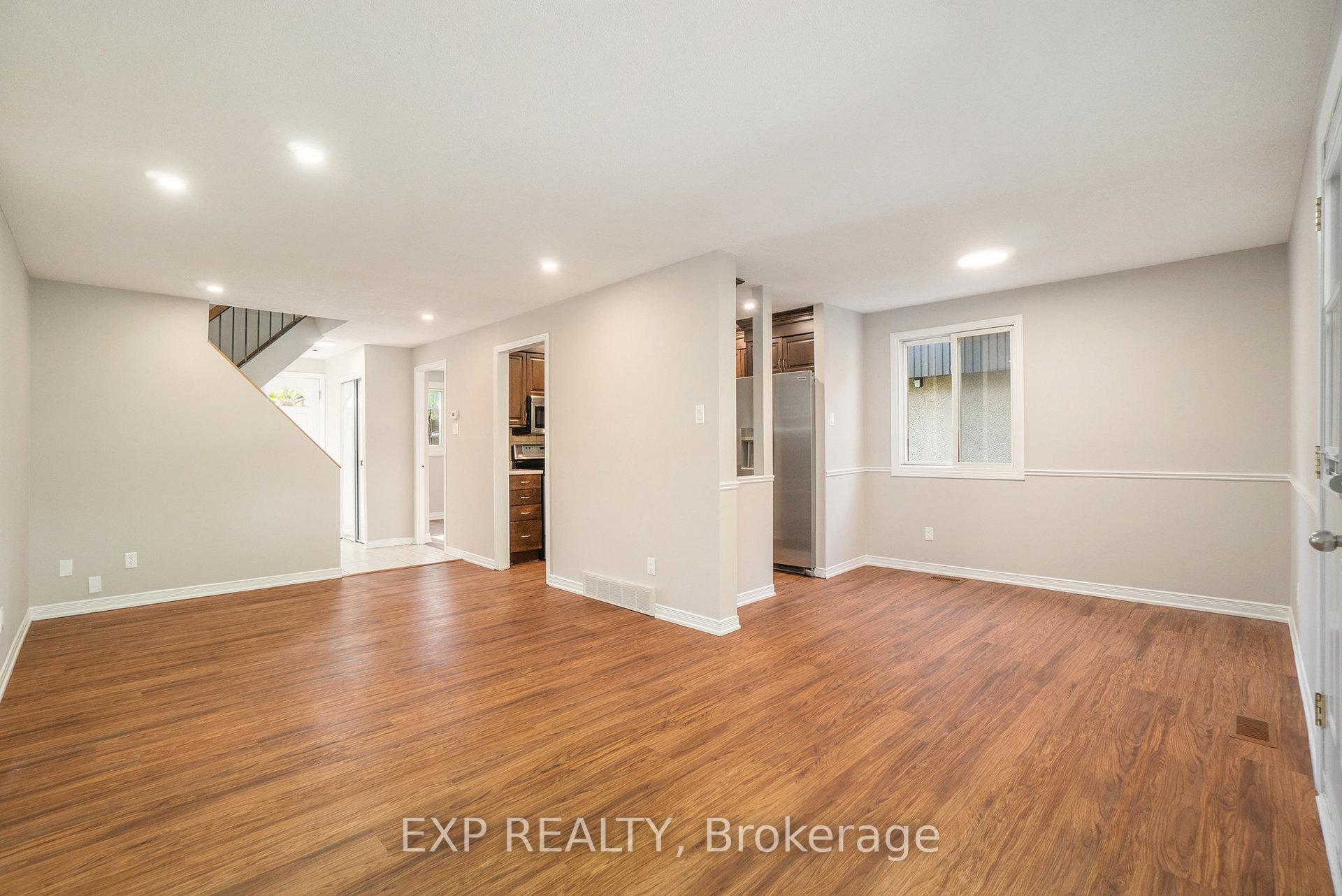 Photo 5 of 1332 Lassiter Terrace, Ottawa, Beaconwood — HOMEH