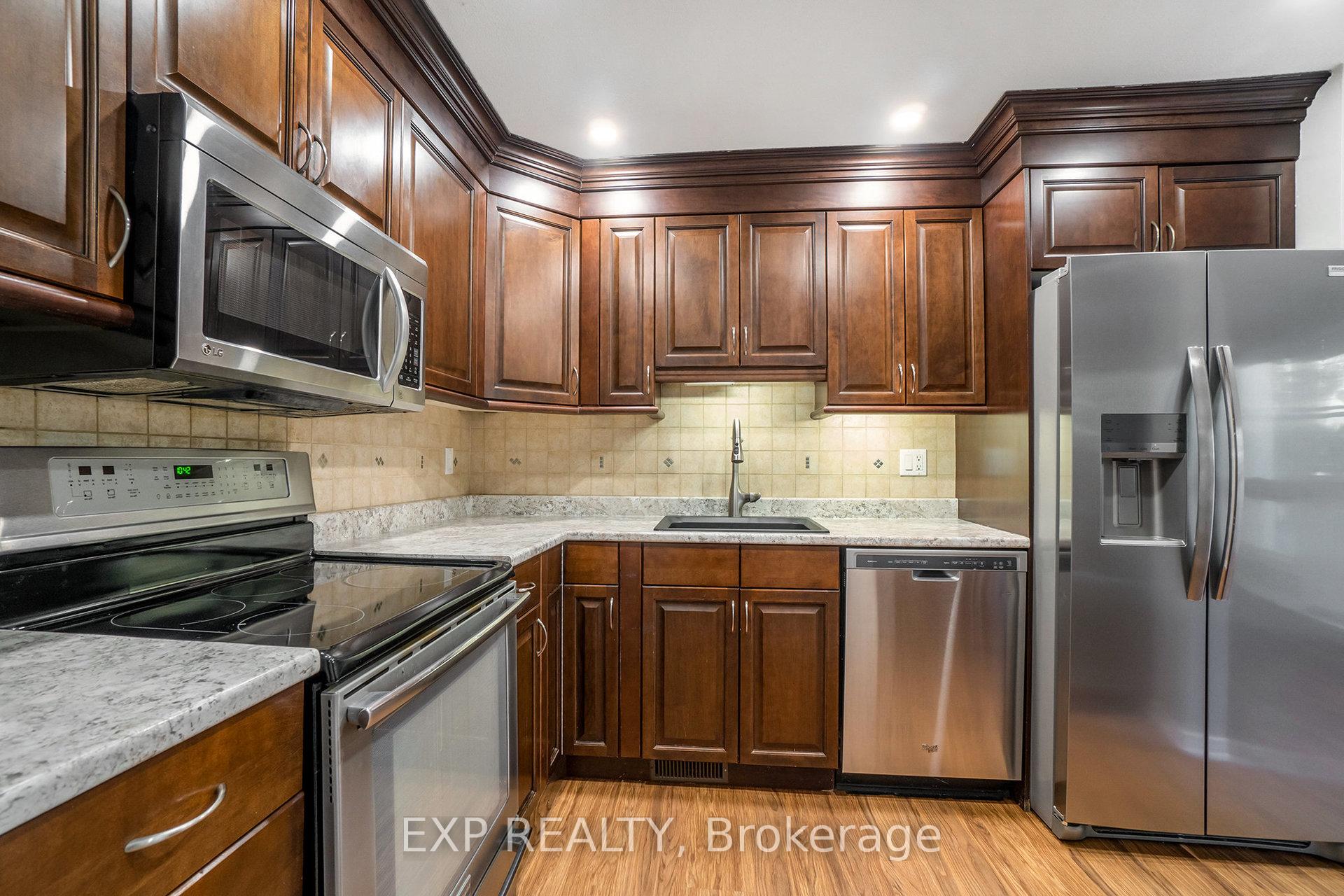 Photo 7 of 1332 Lassiter Terrace, Ottawa, Beaconwood — HOMEH