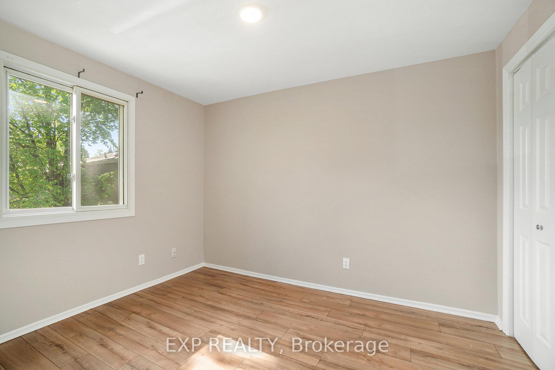 Photo 11 of 1332 Lassiter Terrace, Ottawa, Beaconwood — HOMEH
