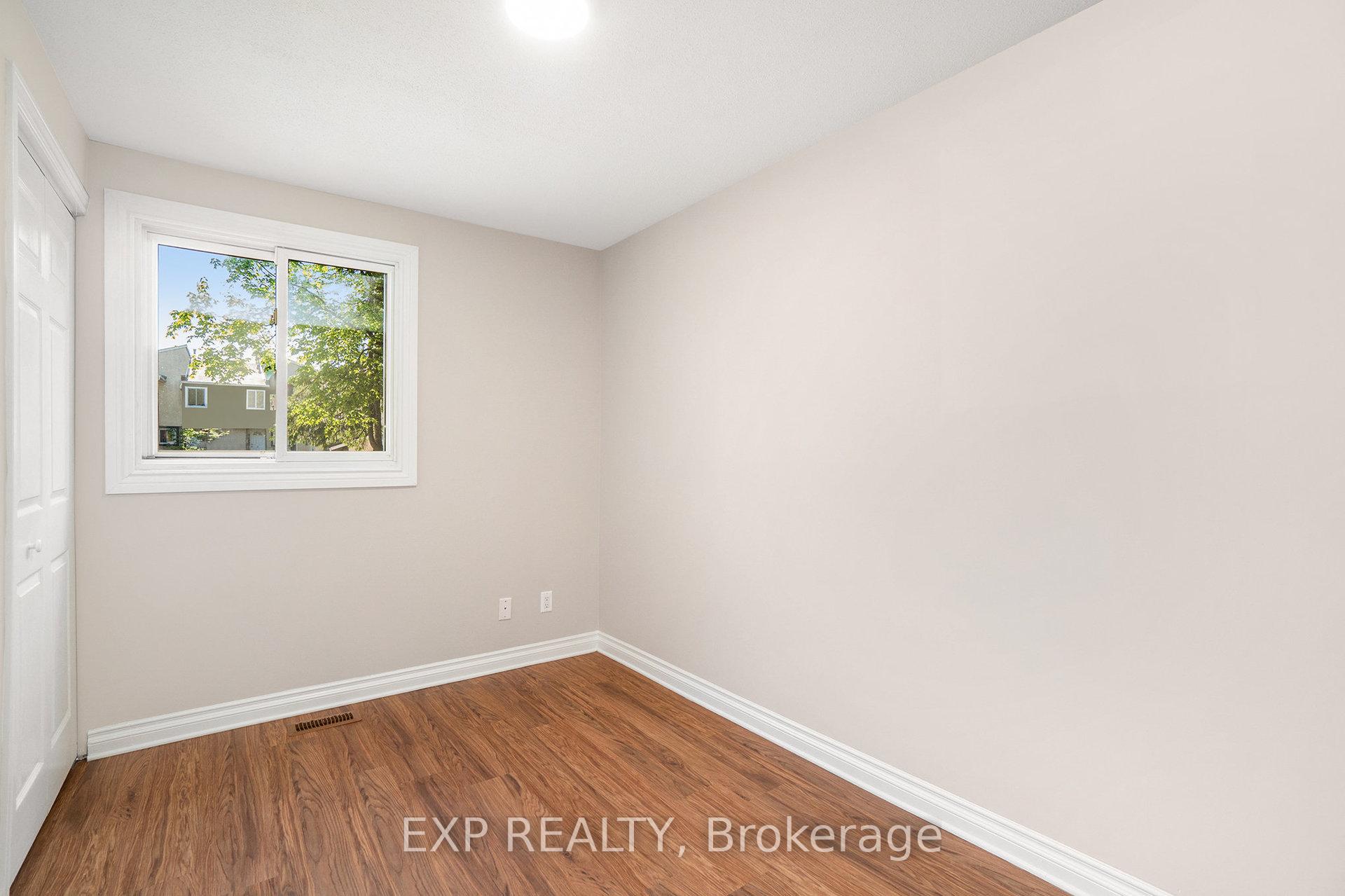 Photo 12 of 1332 Lassiter Terrace, Ottawa, Beaconwood — HOMEH