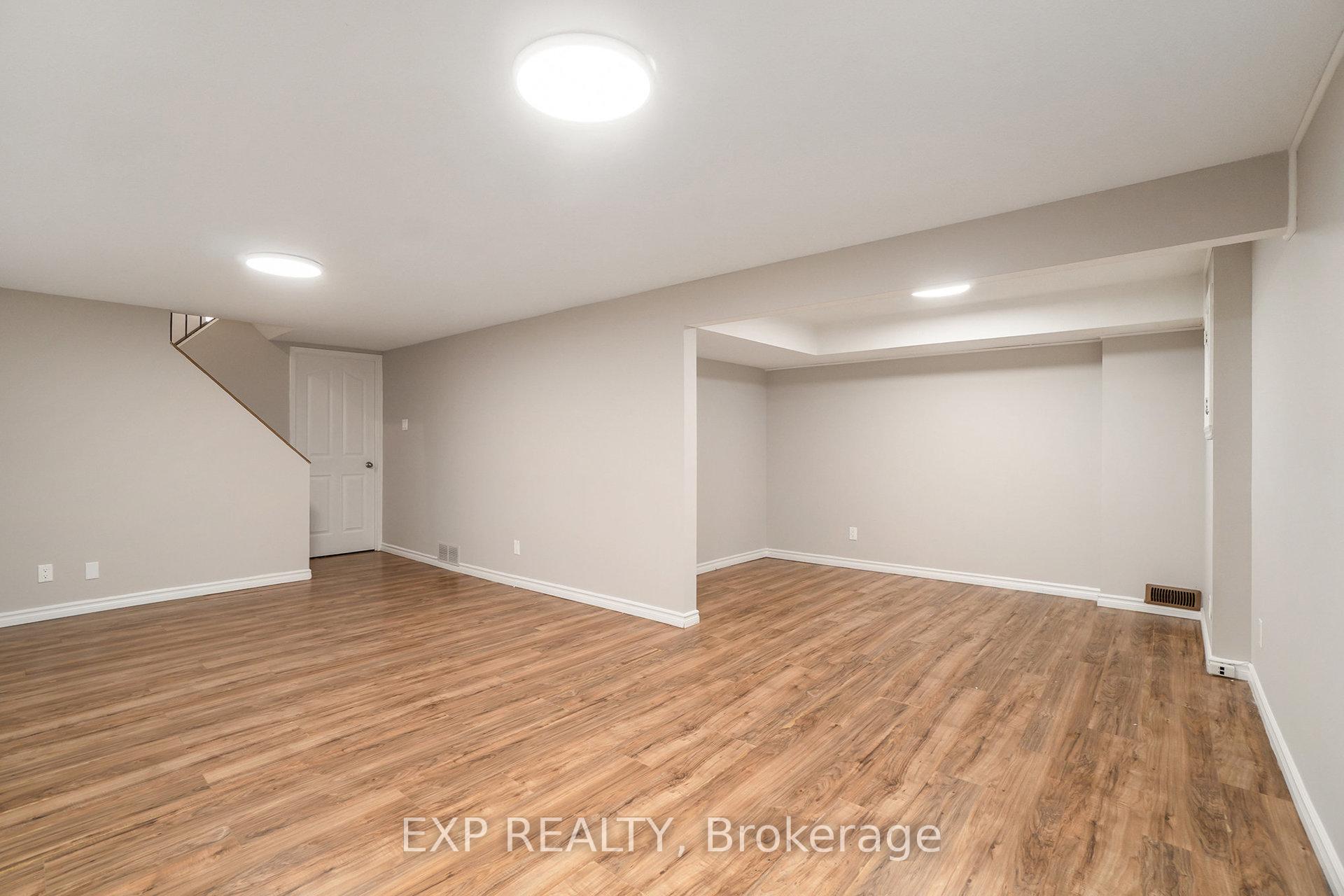 Photo 13 of 1332 Lassiter Terrace, Ottawa, Beaconwood — HOMEH