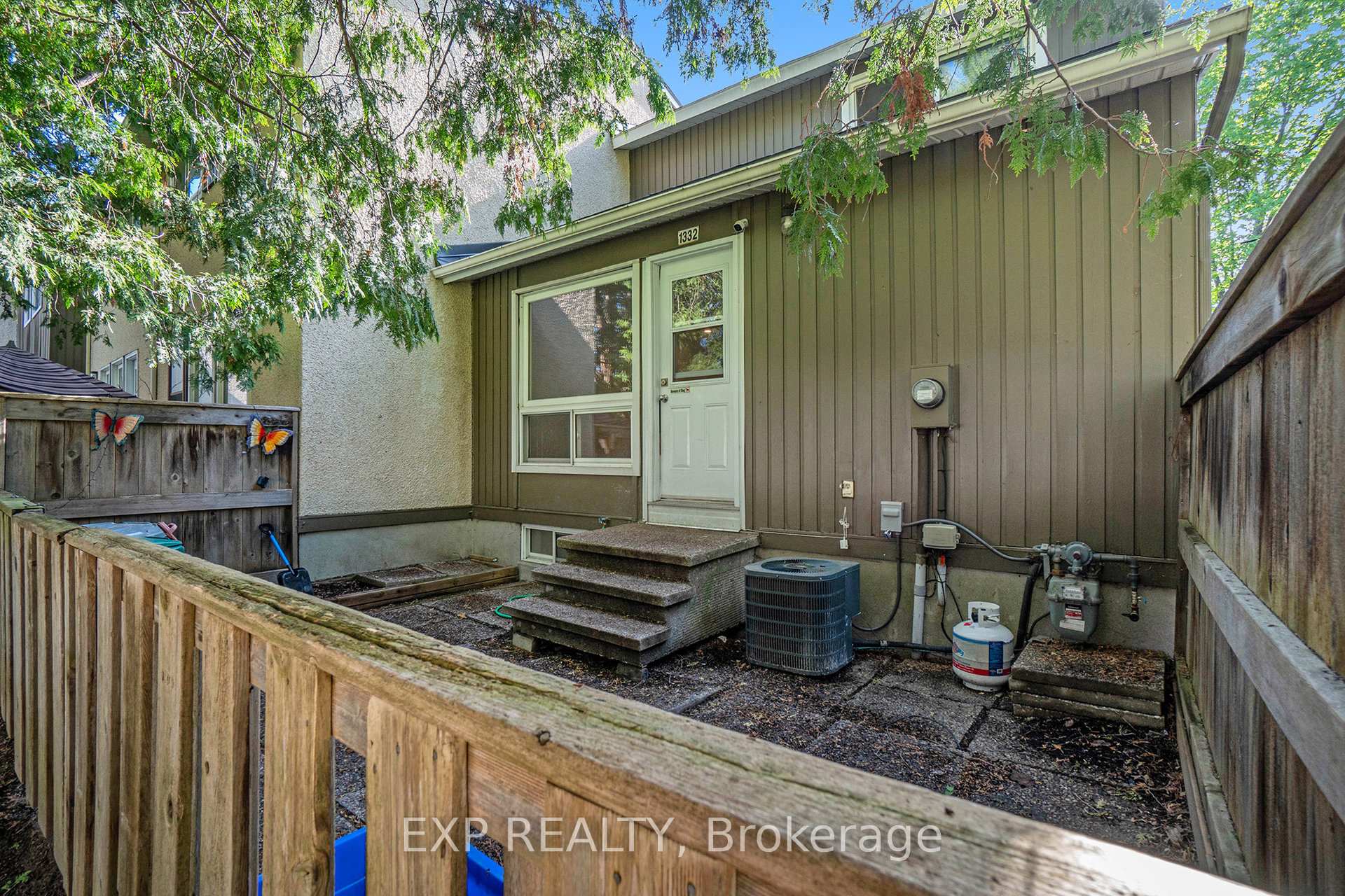 Photo 17 of 1332 Lassiter Terrace, Ottawa, Beaconwood — HOMEH