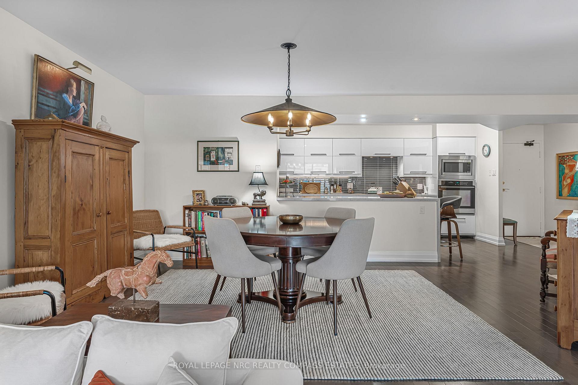 Photo 2 of Unit 810, 130 Carlton Street, Toronto, Cabbagetown-South St. James Town — HOMEH