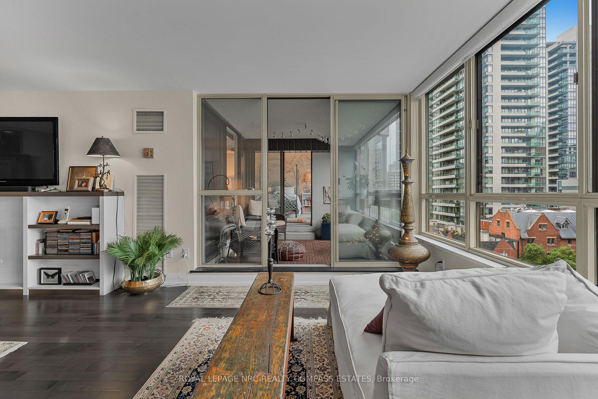 Photo 8 of Unit 810, 130 Carlton Street, Toronto, Cabbagetown-South St. James Town — HOMEH