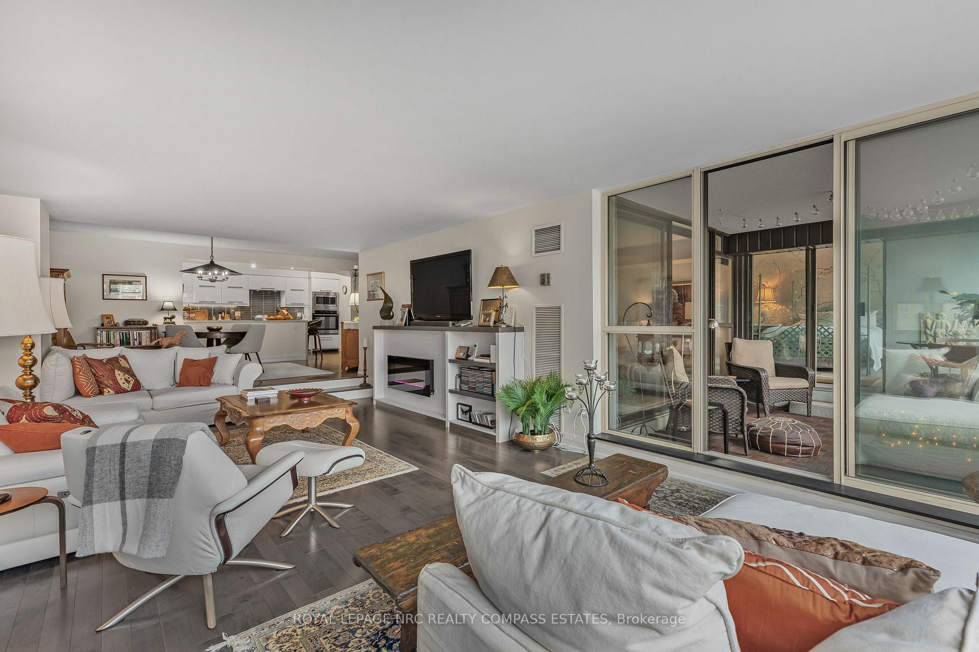 Photo 9 of Unit 810, 130 Carlton Street, Toronto, Cabbagetown-South St. James Town — HOMEH