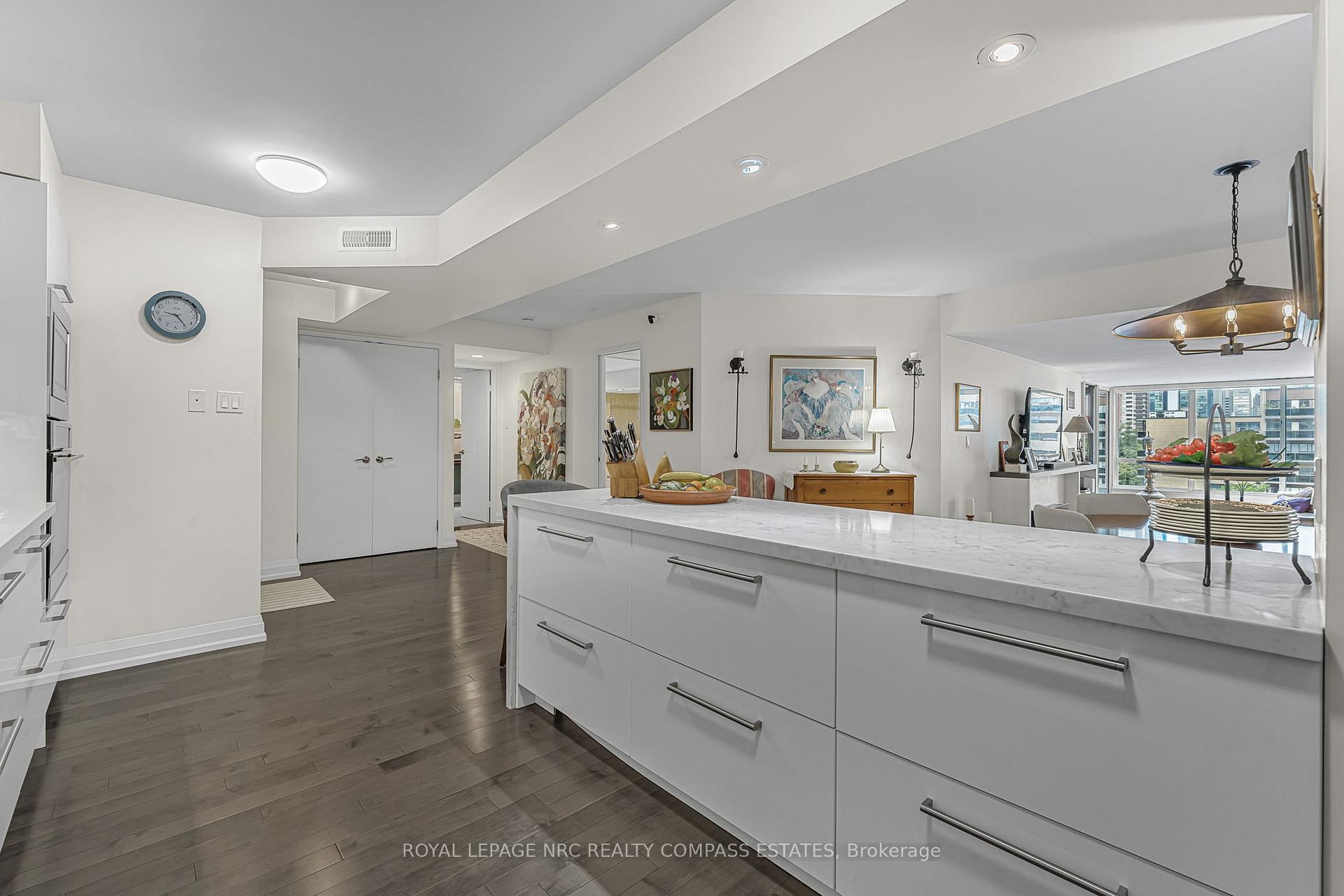 Photo 17 of Unit 810, 130 Carlton Street, Toronto, Cabbagetown-South St. James Town — HOMEH