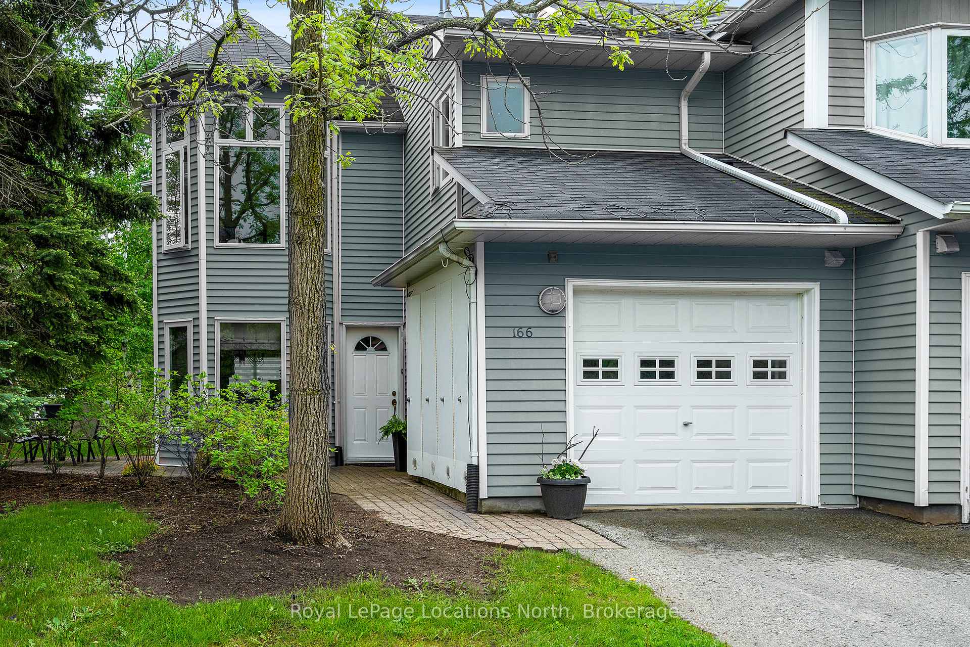 Front of Unit 803, 166 Fairway Crescent
