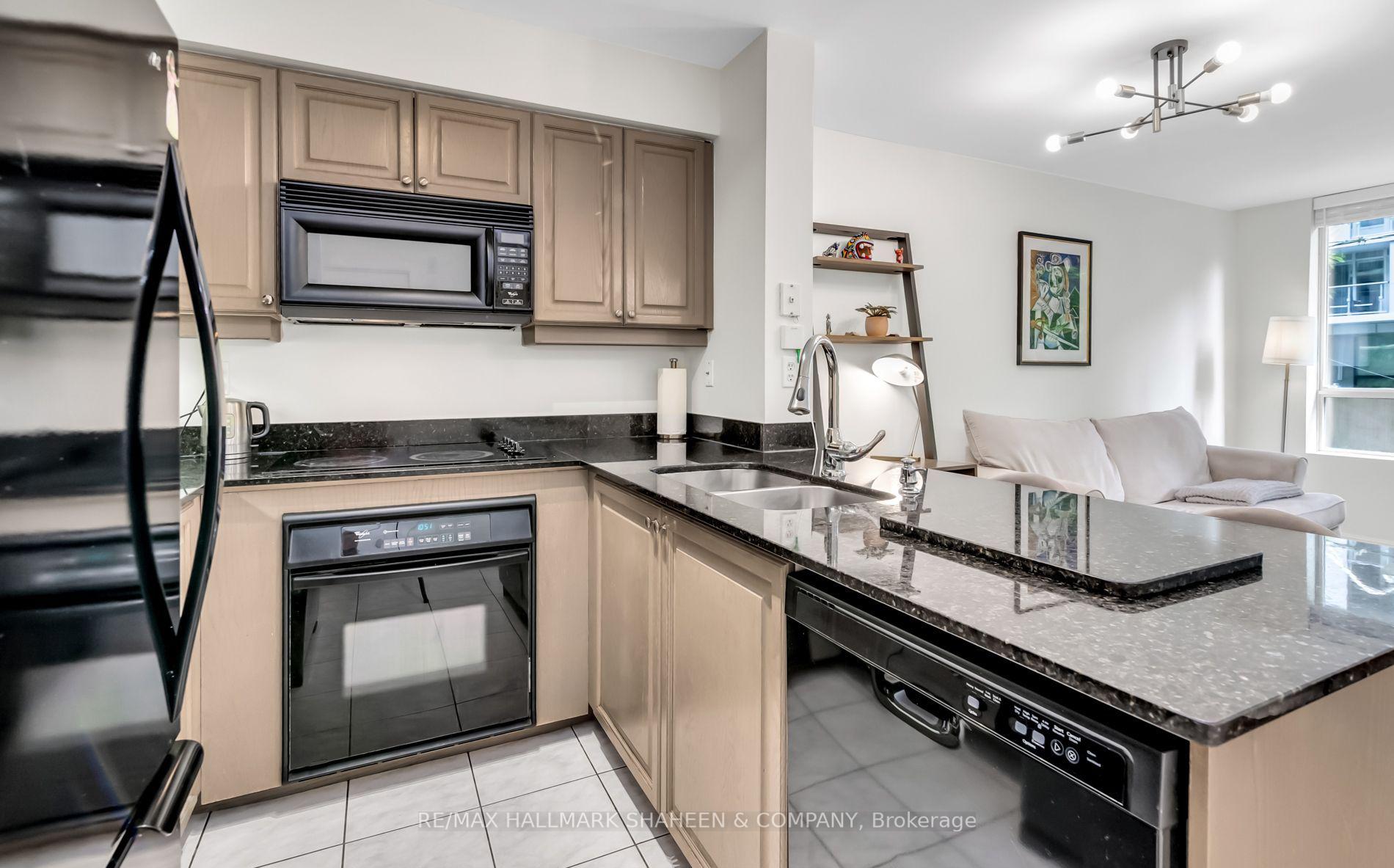 Photo 4 of Unit 207, 188 Redpath Avenue, Toronto, Mount Pleasant West — HOMEH