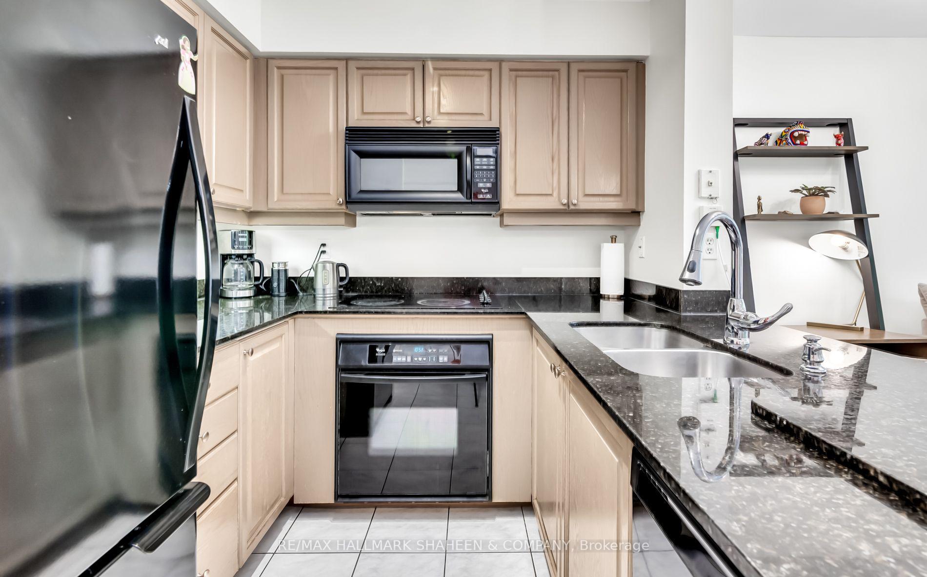 Photo 5 of Unit 207, 188 Redpath Avenue, Toronto, Mount Pleasant West — HOMEH