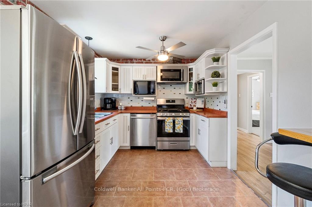 Photo 10 of 33 Keith Crescent, Bluewater, Bayfield — HOMEH