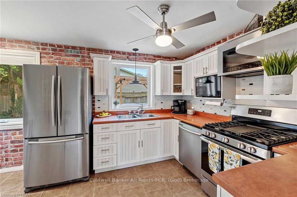 Photo 14 of 33 Keith Crescent, Bluewater, Bayfield — HOMEH