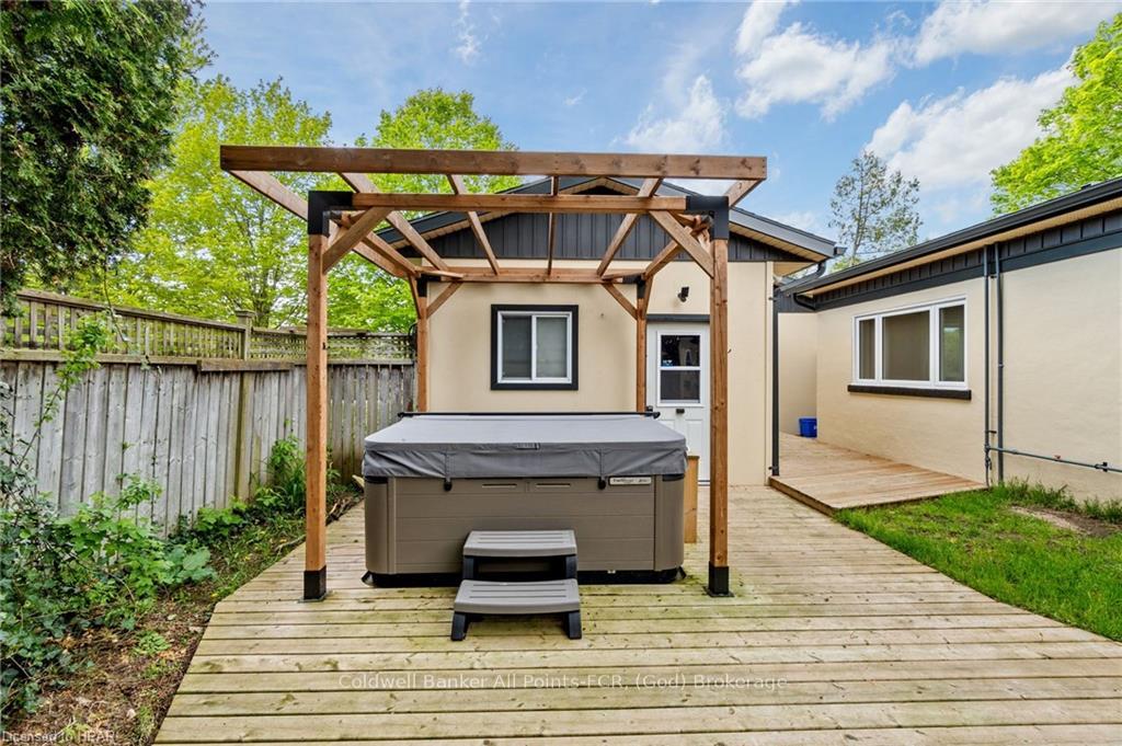 Photo 32 of 33 Keith Crescent, Bluewater, Bayfield — HOMEH