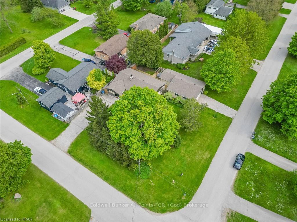 Photo 39 of 33 Keith Crescent, Bluewater, Bayfield — HOMEH
