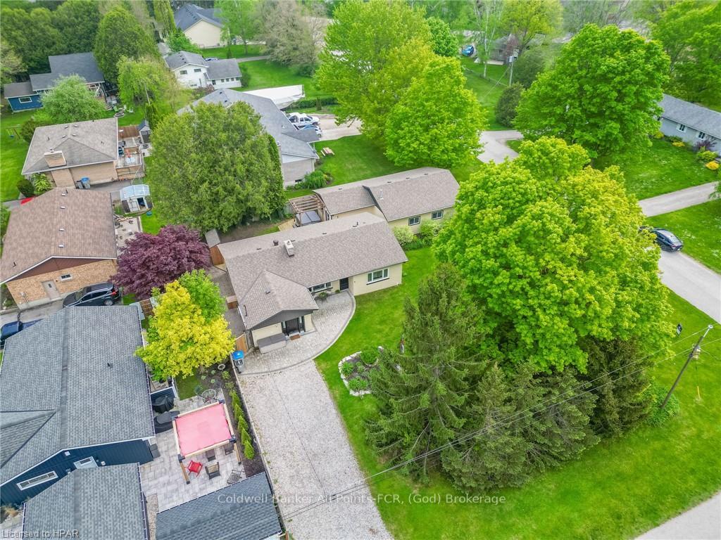 Photo 40 of 33 Keith Crescent, Bluewater, Bayfield — HOMEH
