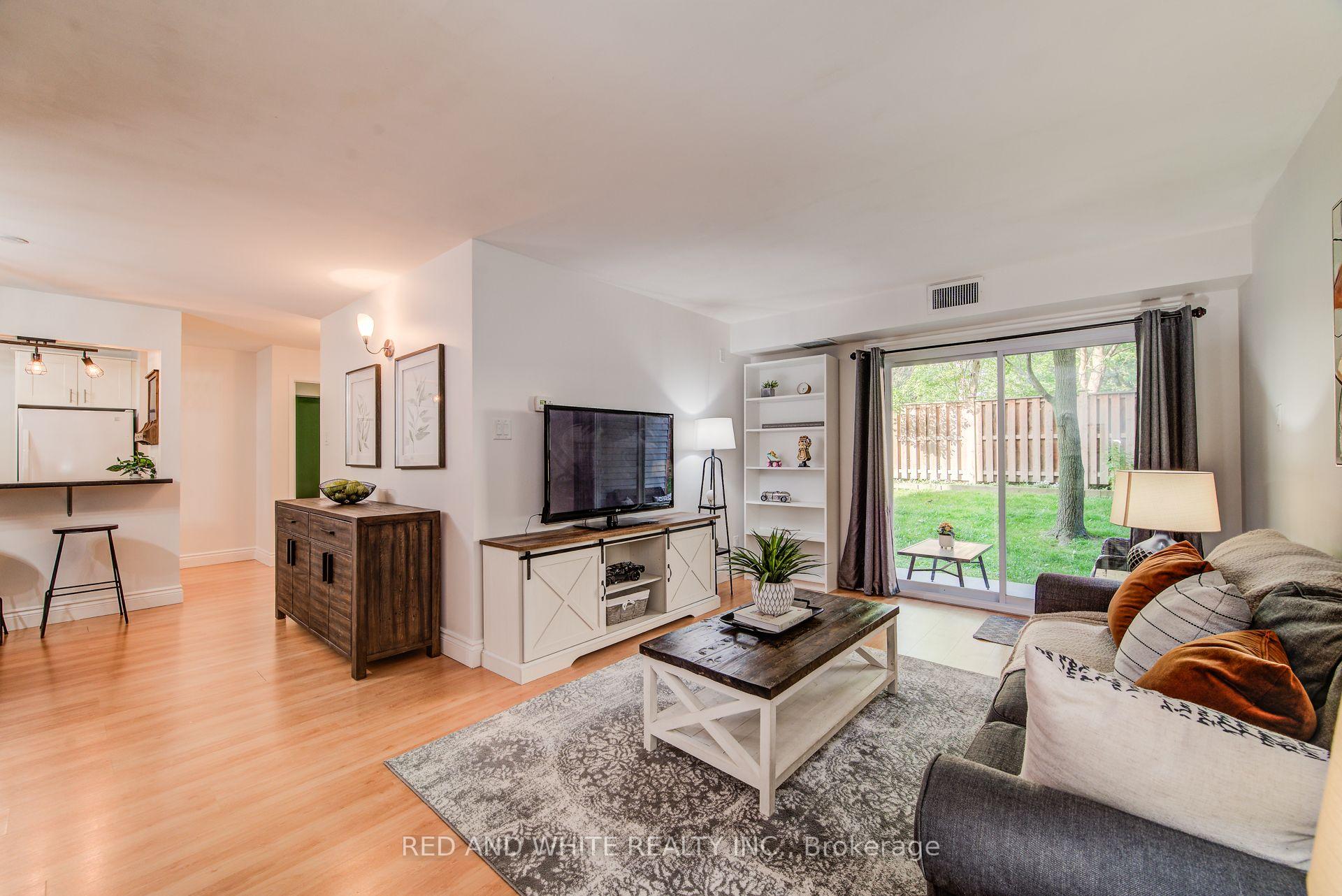 Front of Unit 205, 500 Westmount Street W