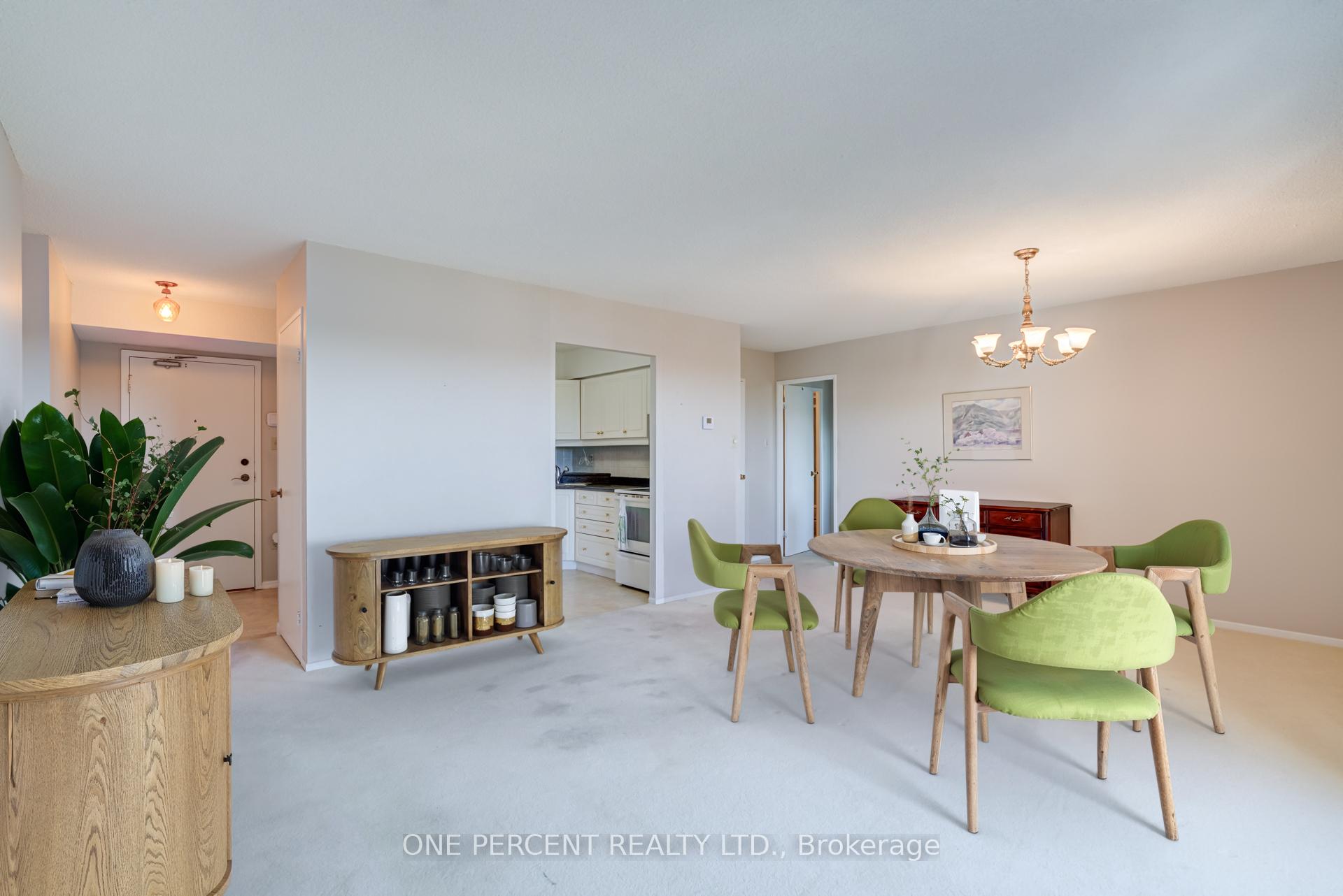Photo 1 of Unit 705, 20 William Roe Boulevard, Newmarket, Central Newmarket — HOMEH